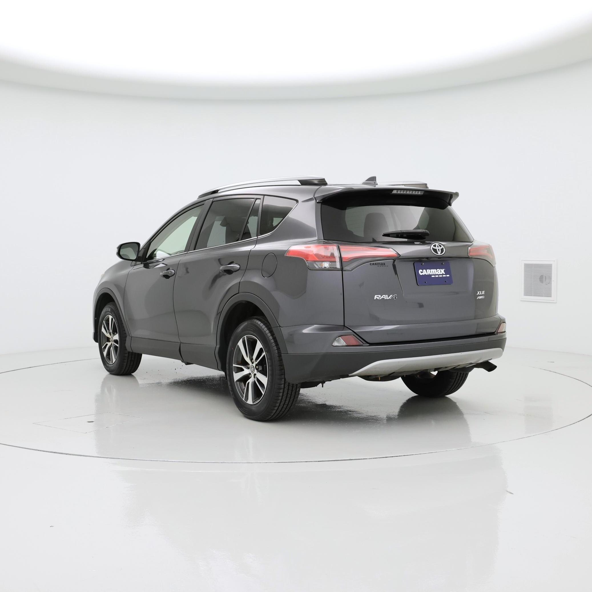 Thumbnail: 2018 Toyota RAV4 - 2