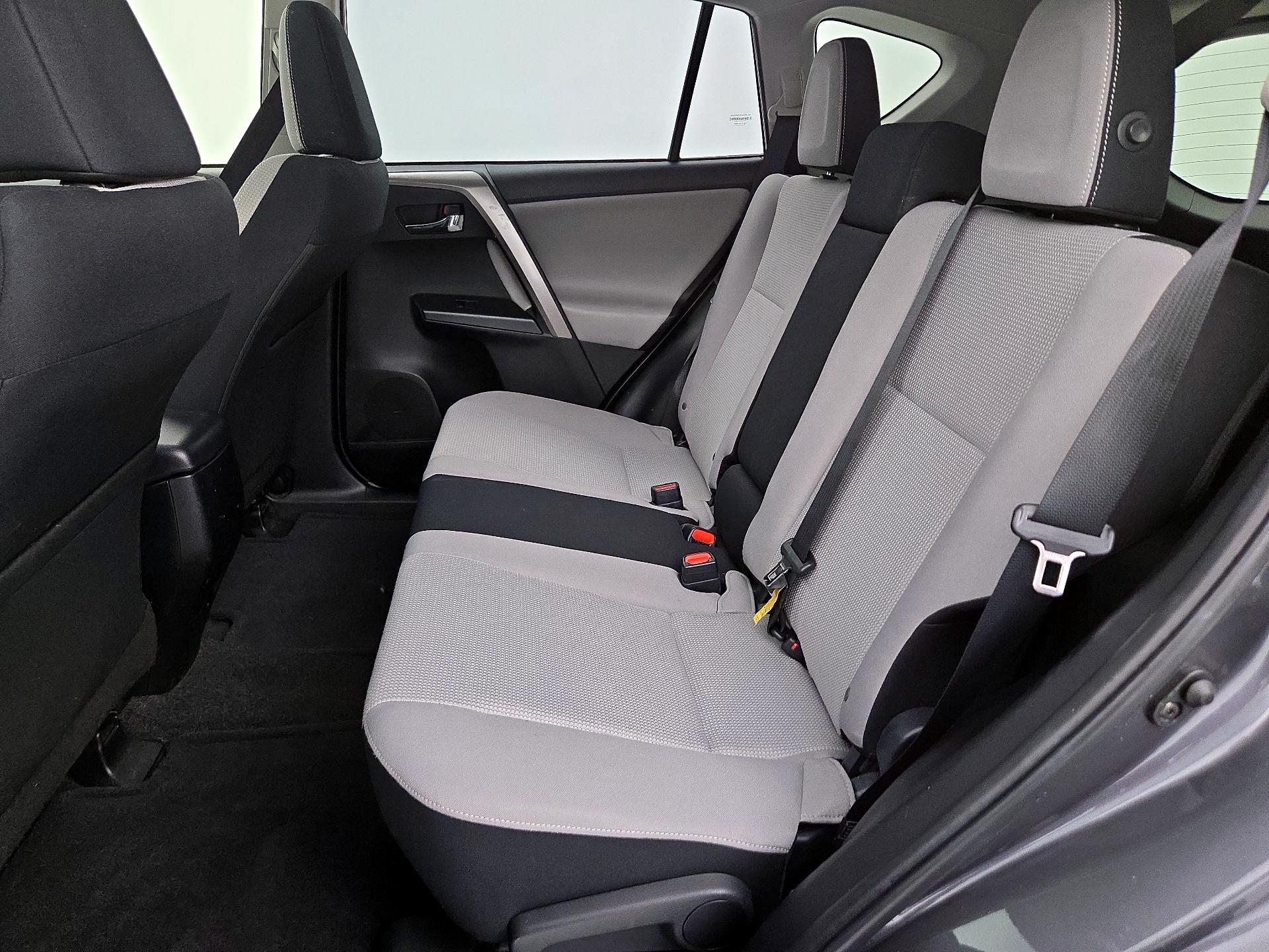 Thumbnail: 2018 Toyota RAV4 - 20