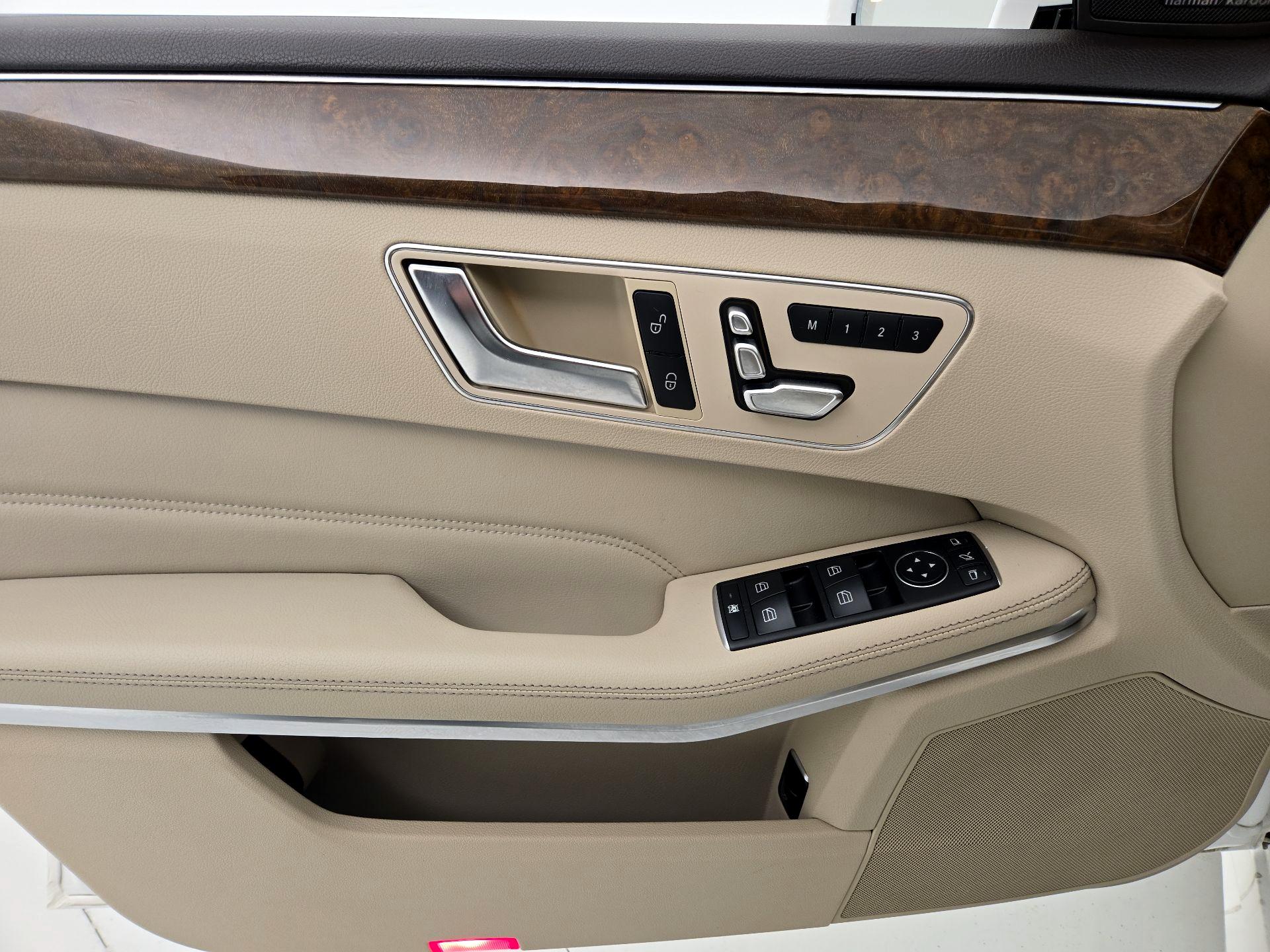 Thumbnail: 2016 Mercedes-Benz E-Class - 12