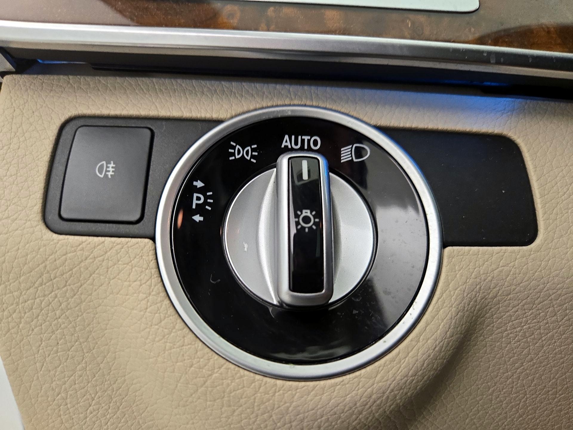 Thumbnail: 2016 Mercedes-Benz E-Class - 13