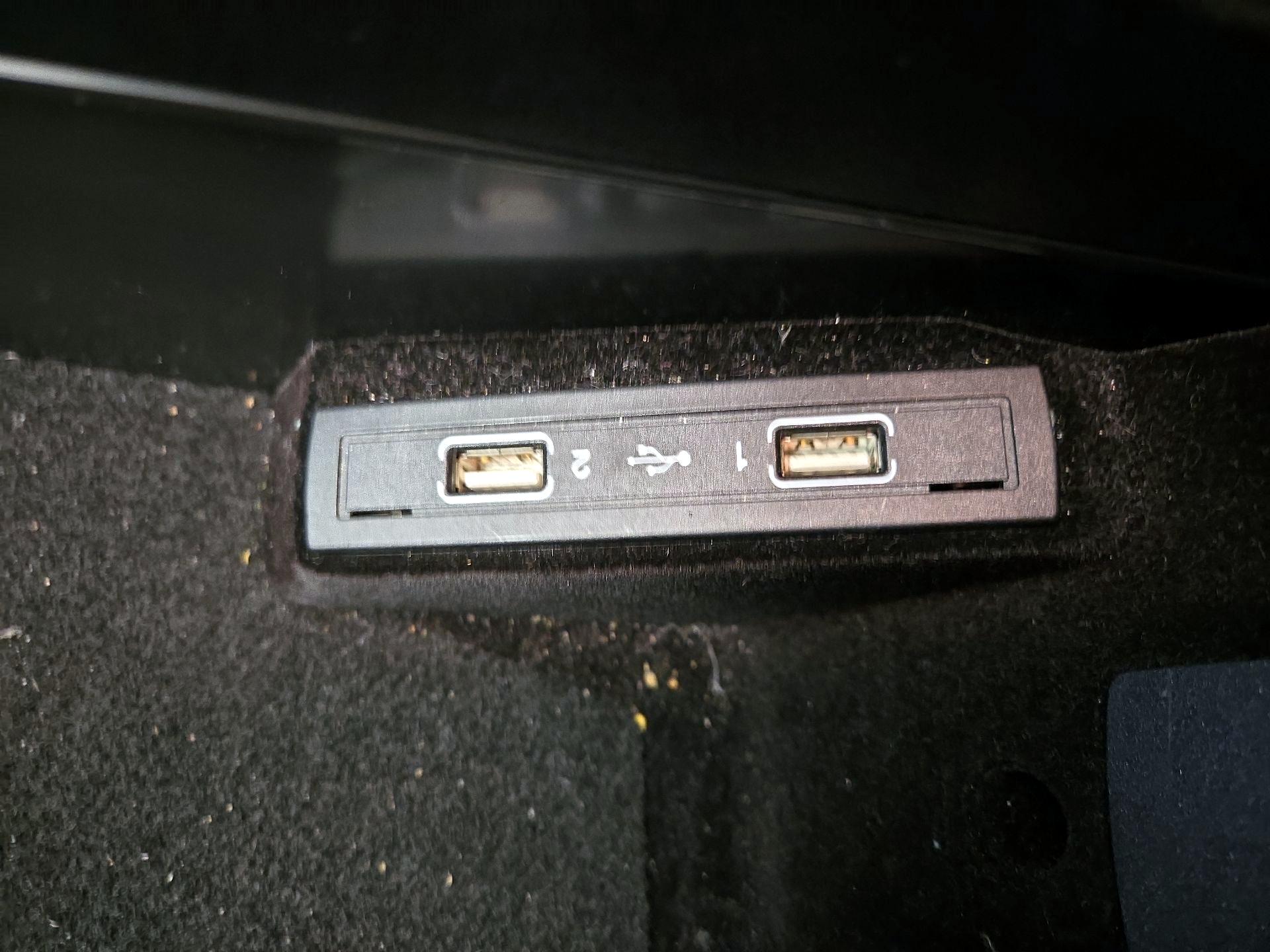 Thumbnail: 2016 Mercedes-Benz E-Class - 19