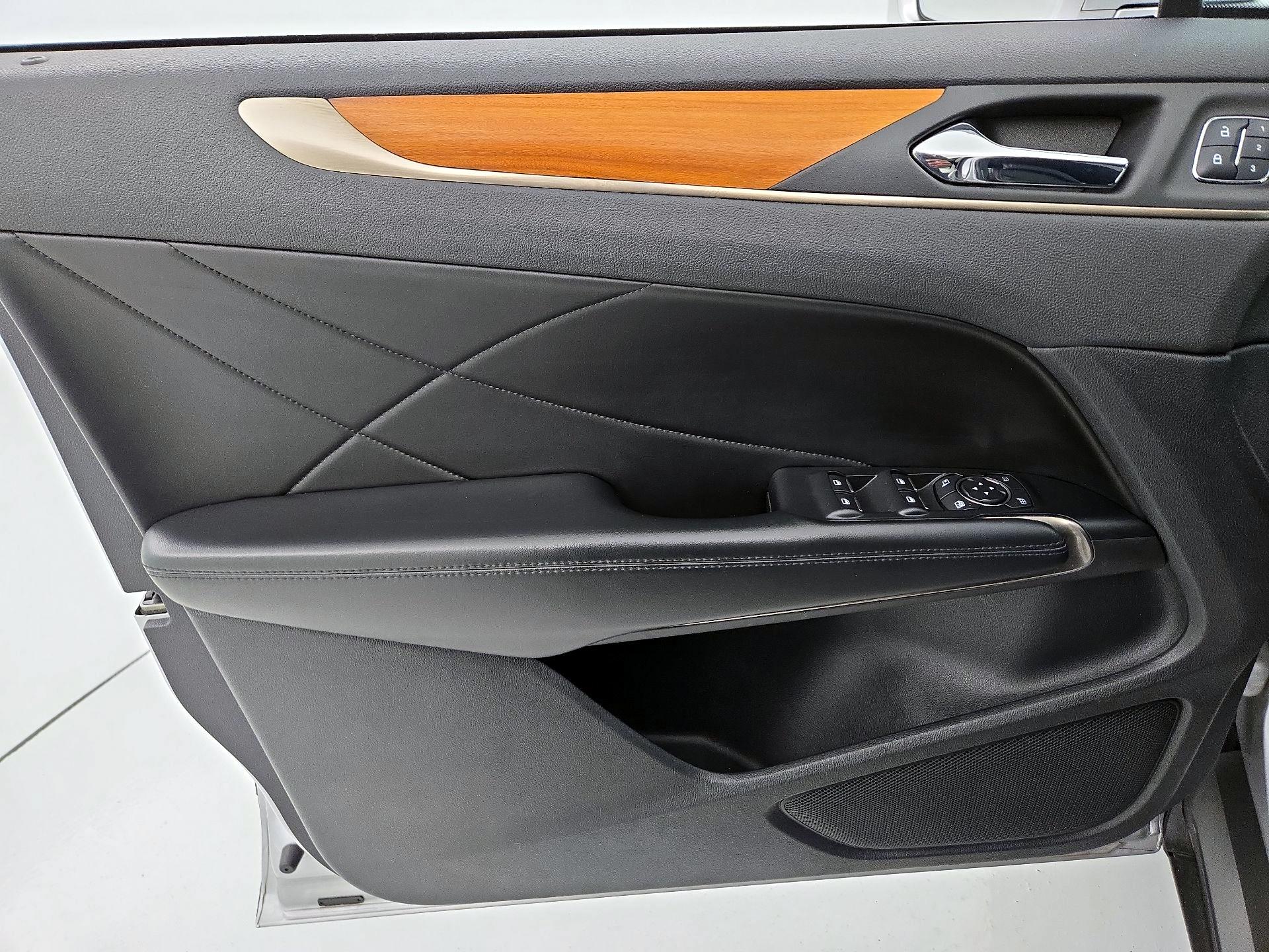 Thumbnail: 2018 Lincoln MKC - 12