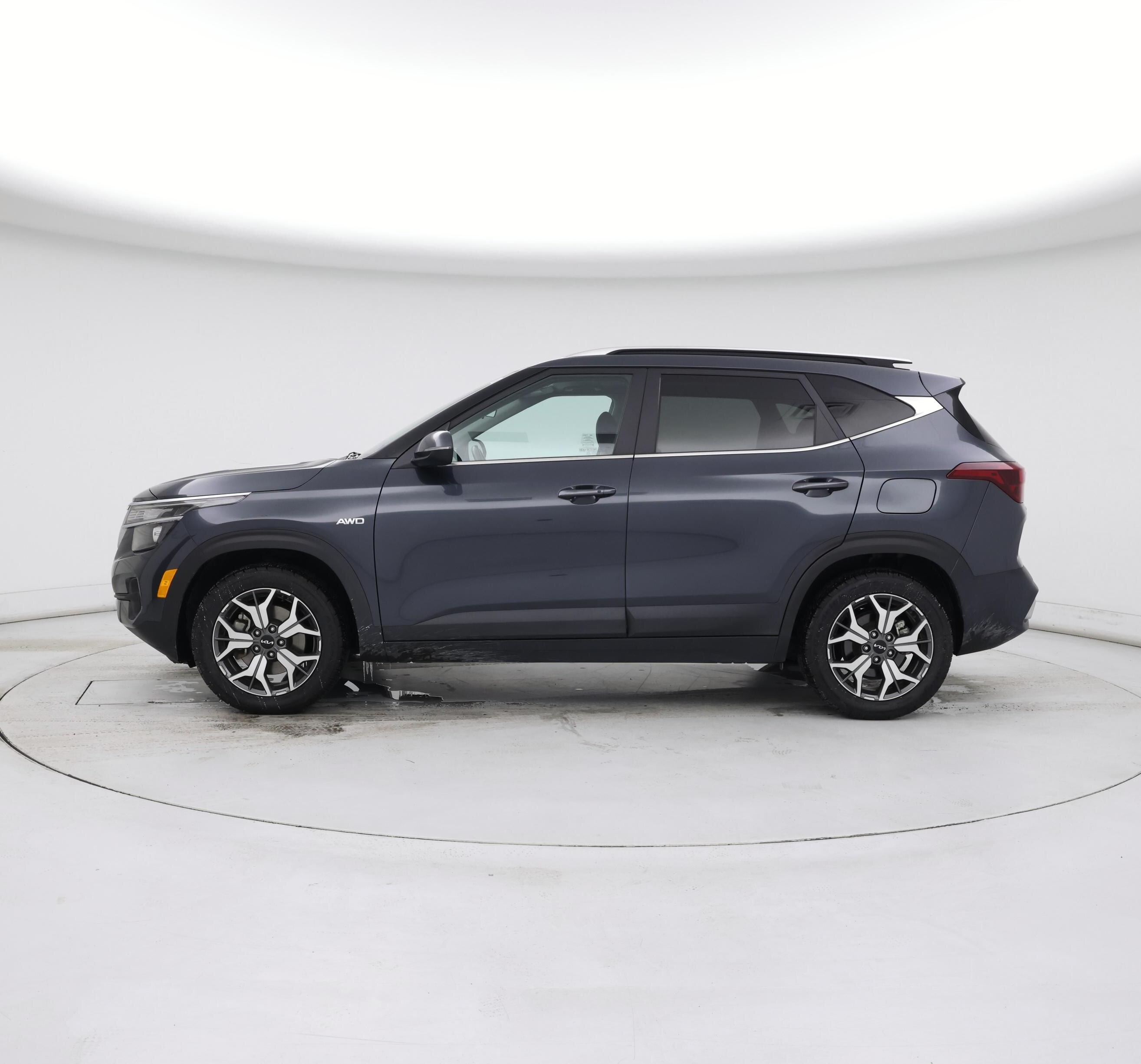 Thumbnail: 2022 Kia Seltos - 3