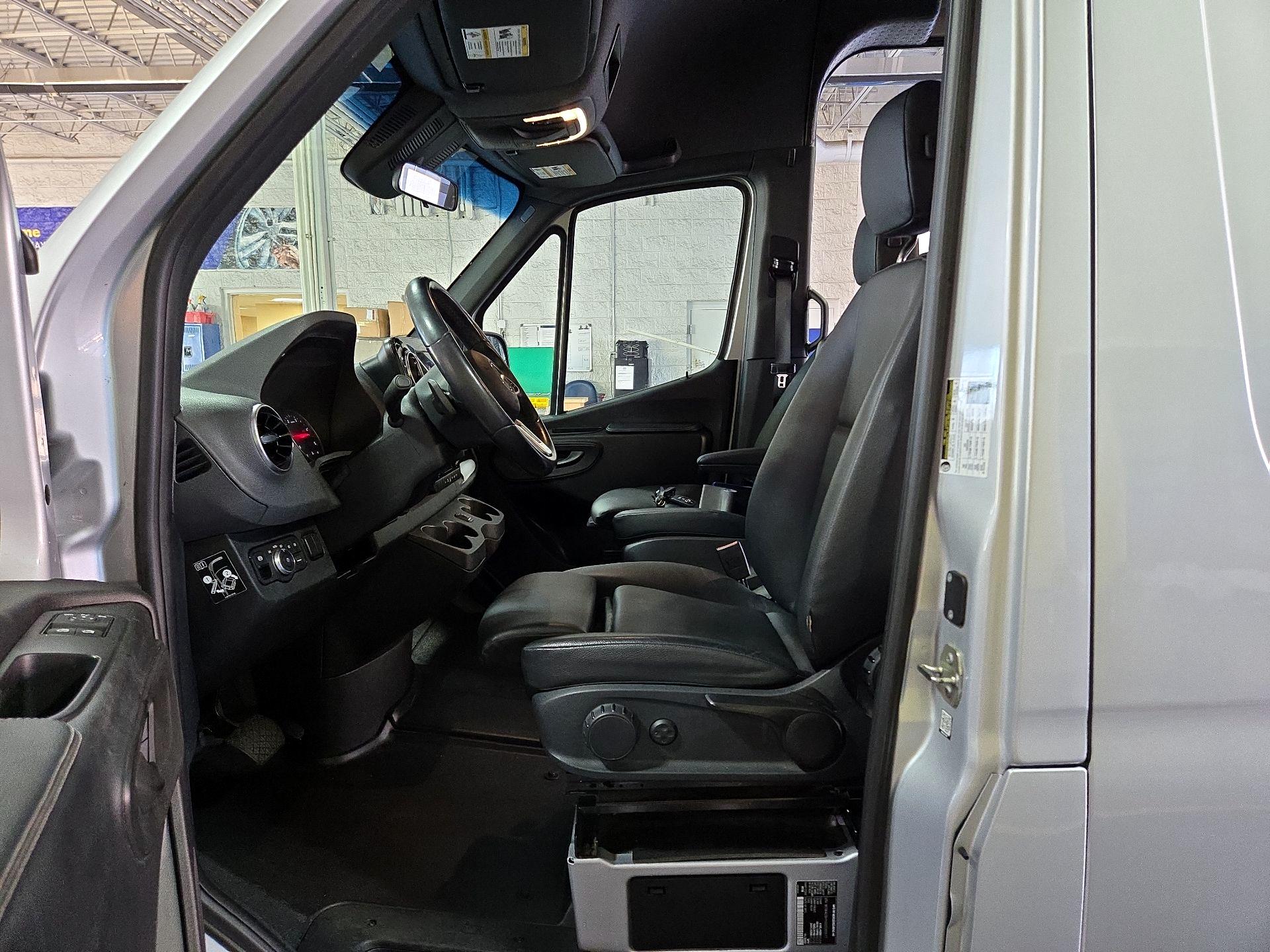 Thumbnail: 2022 Mercedes-Benz Sprinter - 11