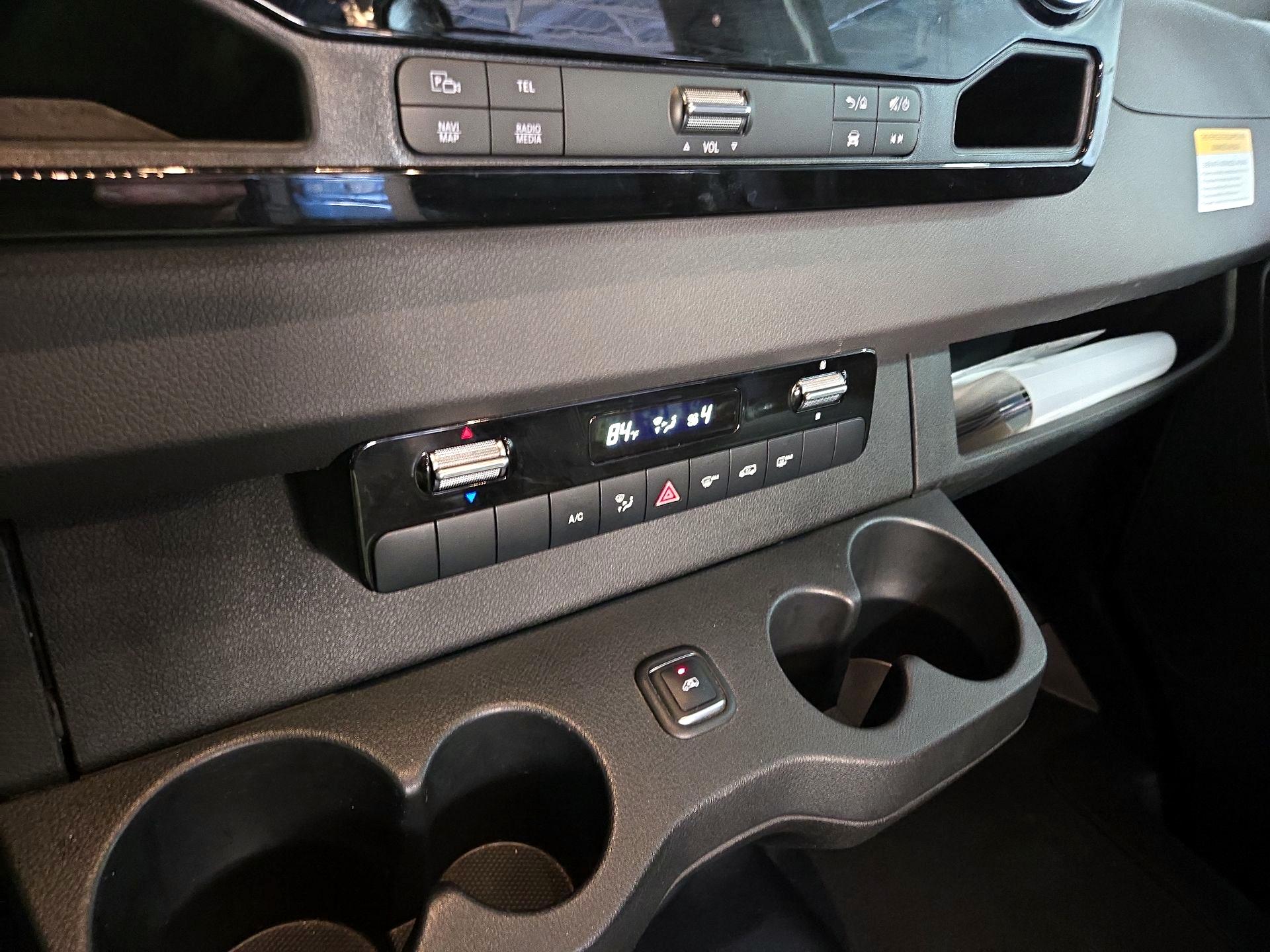 Thumbnail: 2022 Mercedes-Benz Sprinter - 17