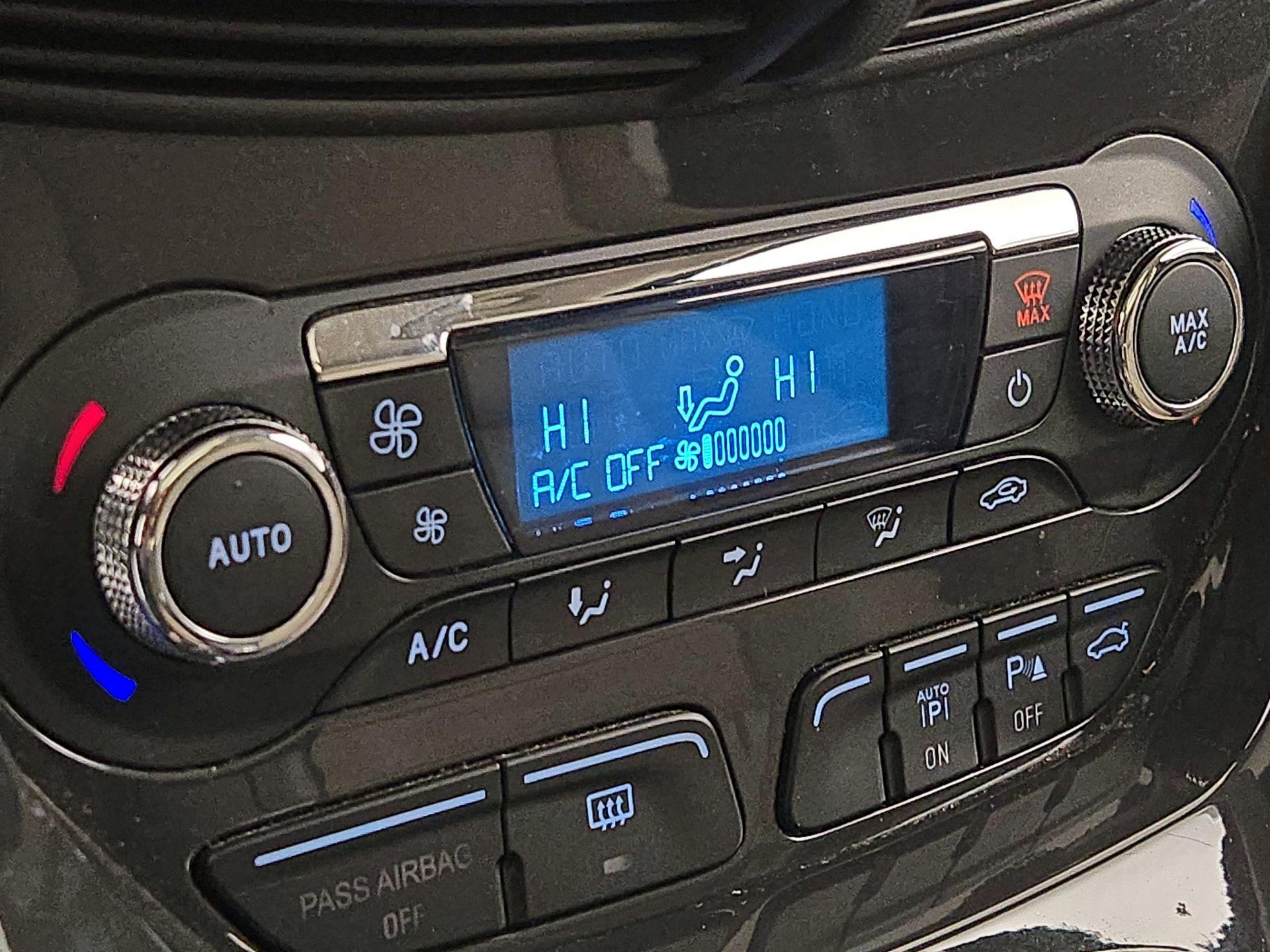 Thumbnail: 2014 Ford Escape - 16