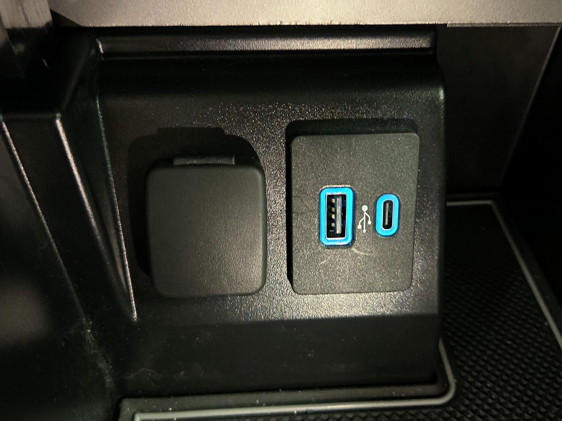 Thumbnail: 2021 Ford Explorer - 19