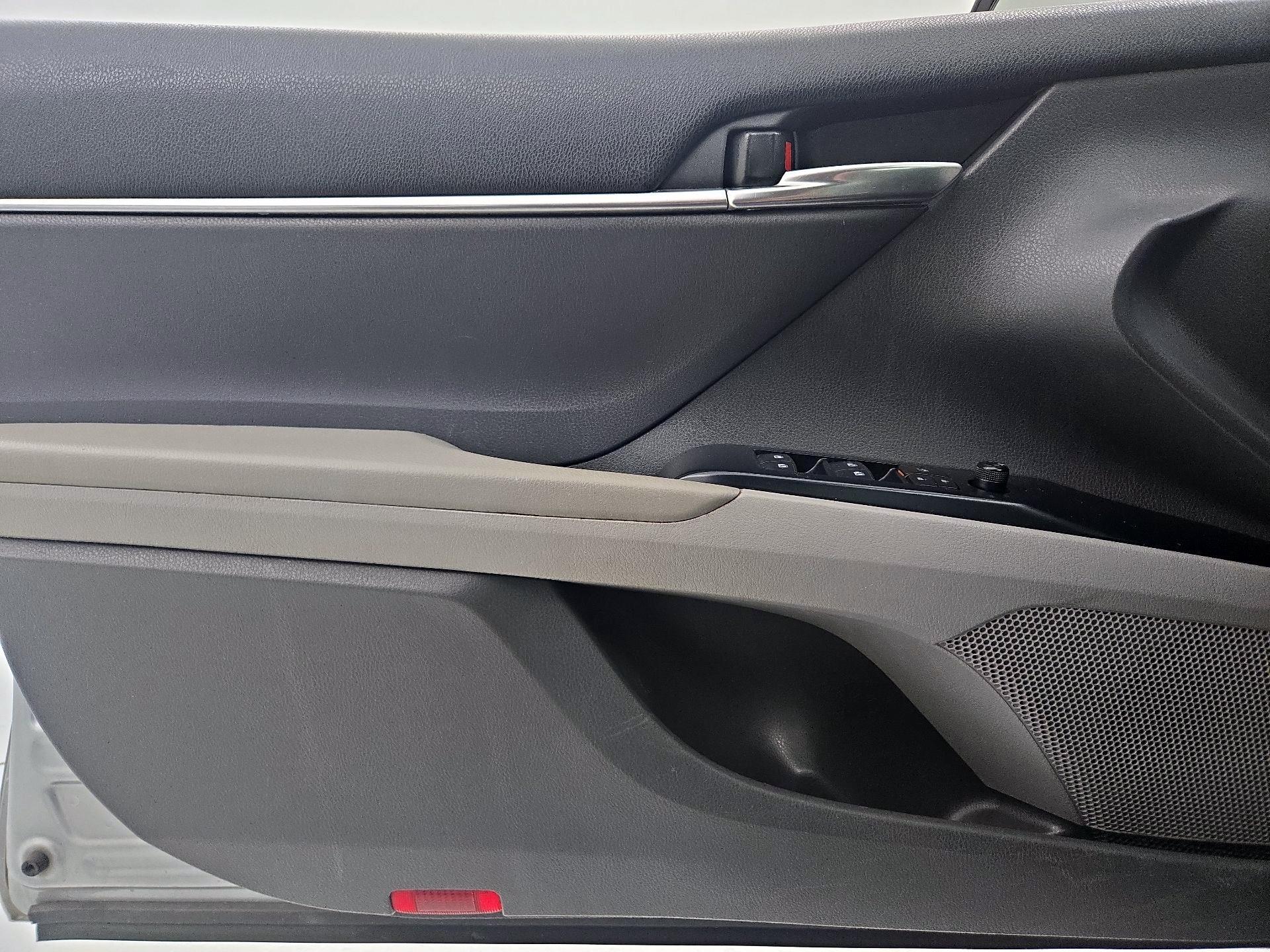 Thumbnail: 2020 Toyota Camry - 12