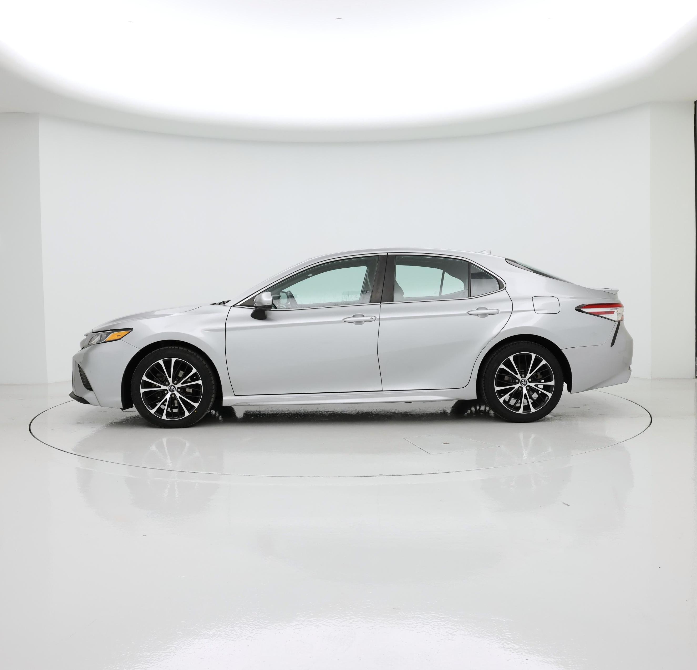 Thumbnail: 2020 Toyota Camry - 3