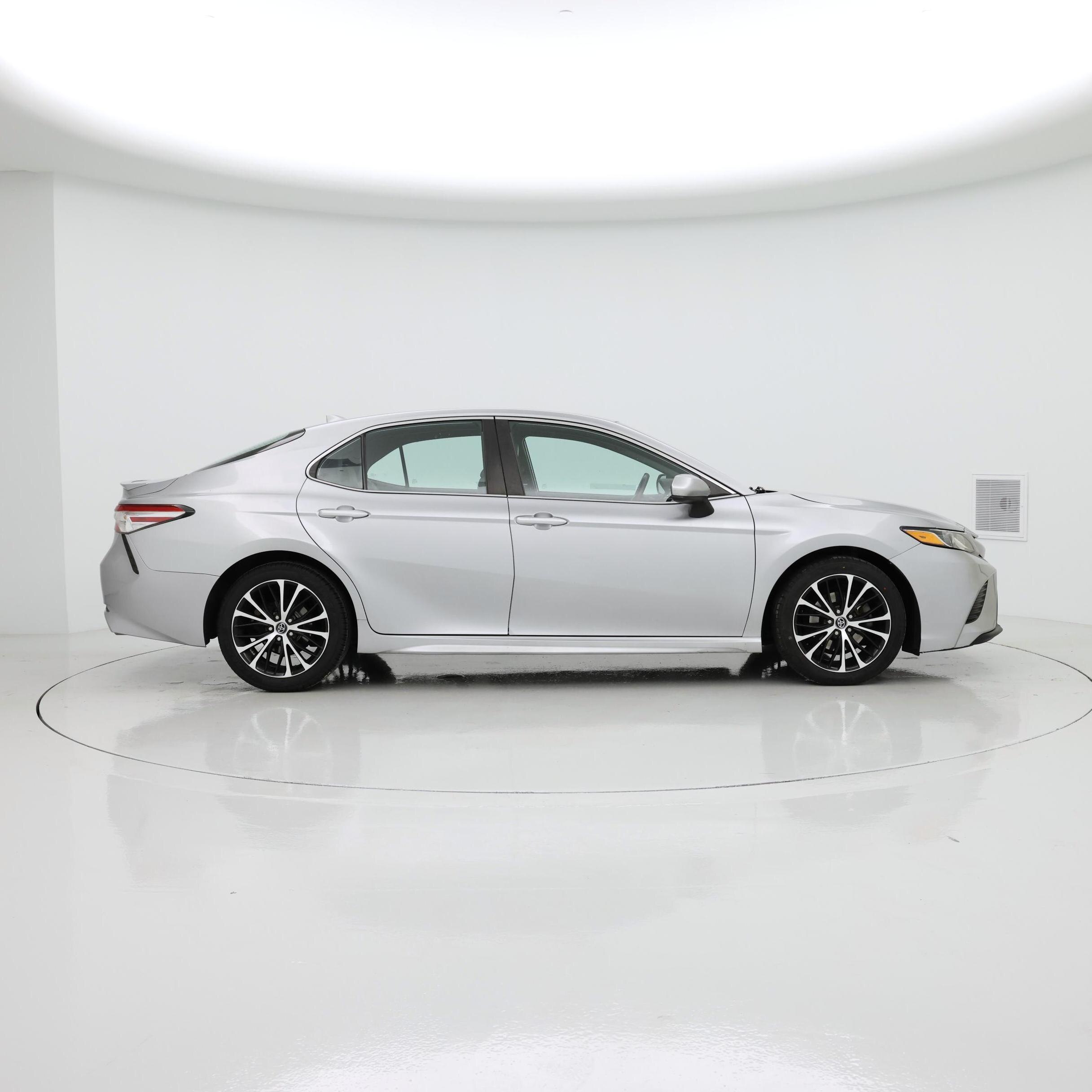 Thumbnail: 2020 Toyota Camry - 7