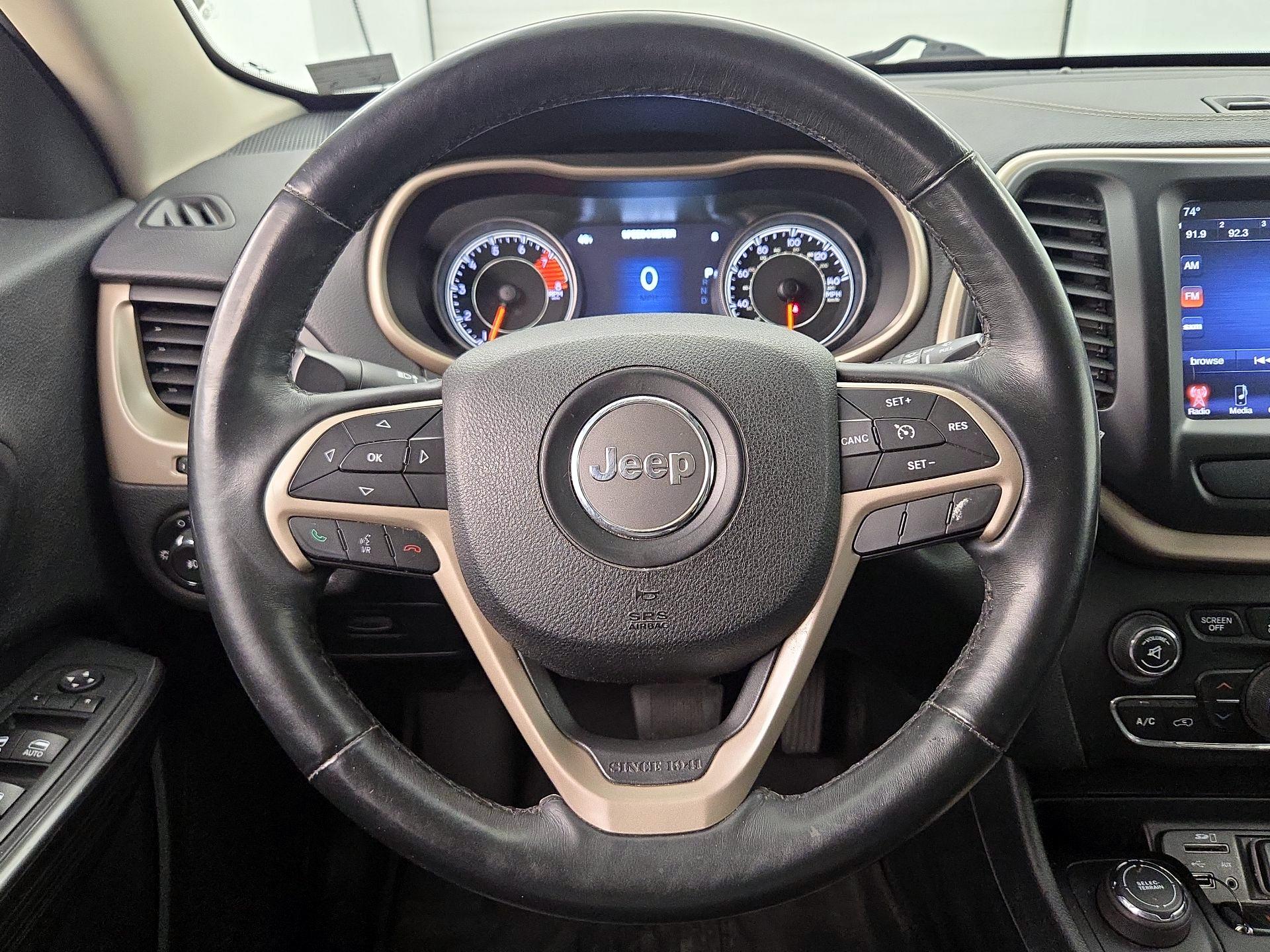 Thumbnail: 2016 Jeep Cherokee - 10