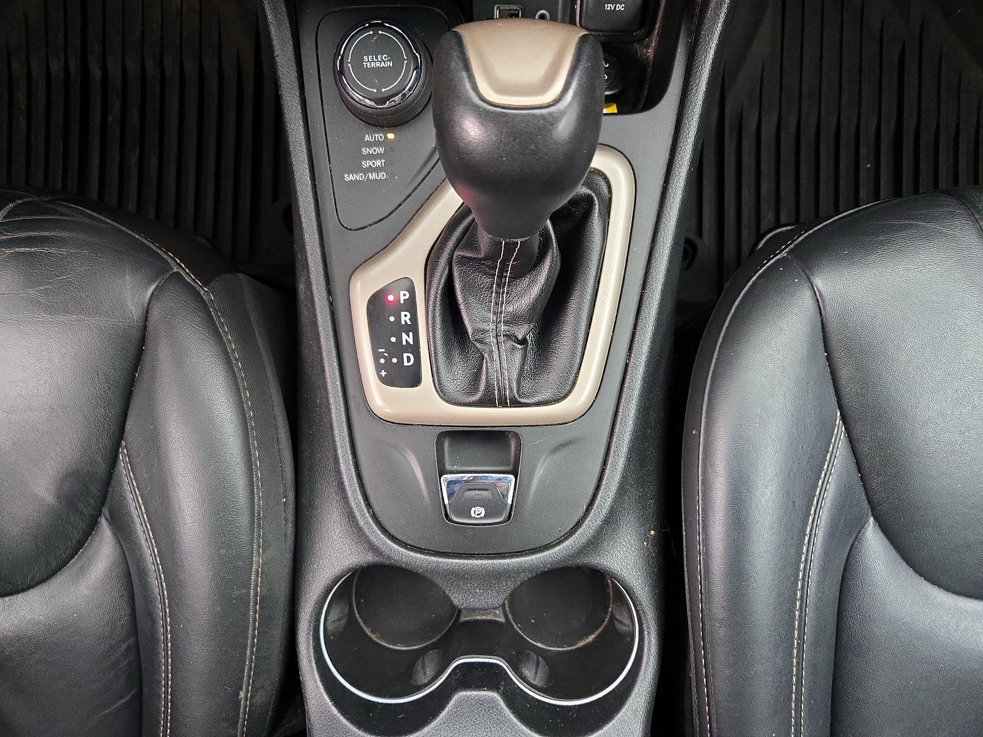 Thumbnail: 2016 Jeep Cherokee - 18