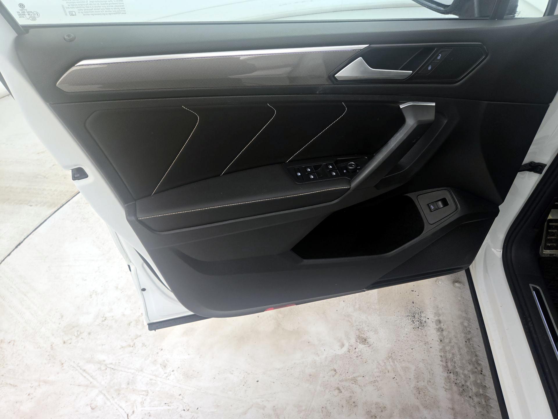 Thumbnail: 2022 Volkswagen Tiguan - 12