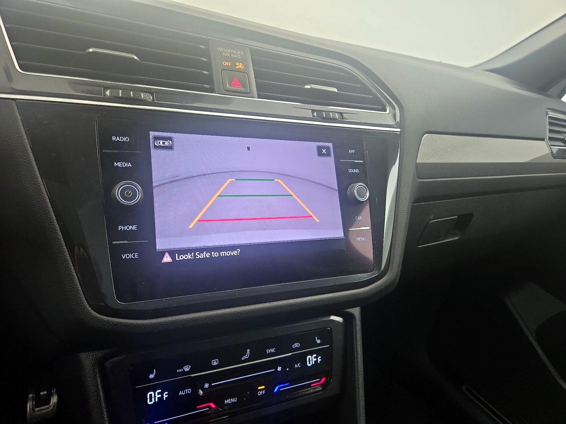 Thumbnail: 2022 Volkswagen Tiguan - 14