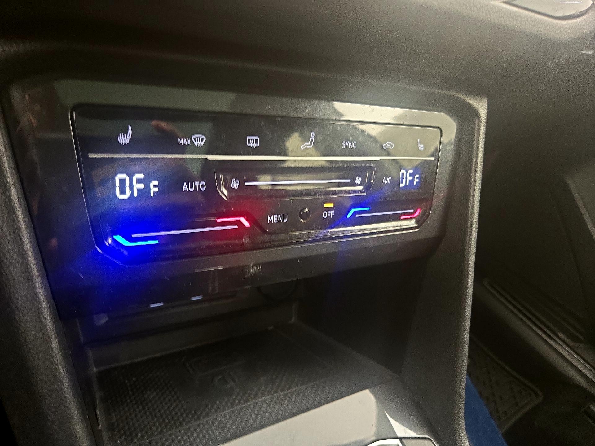 Thumbnail: 2022 Volkswagen Tiguan - 16