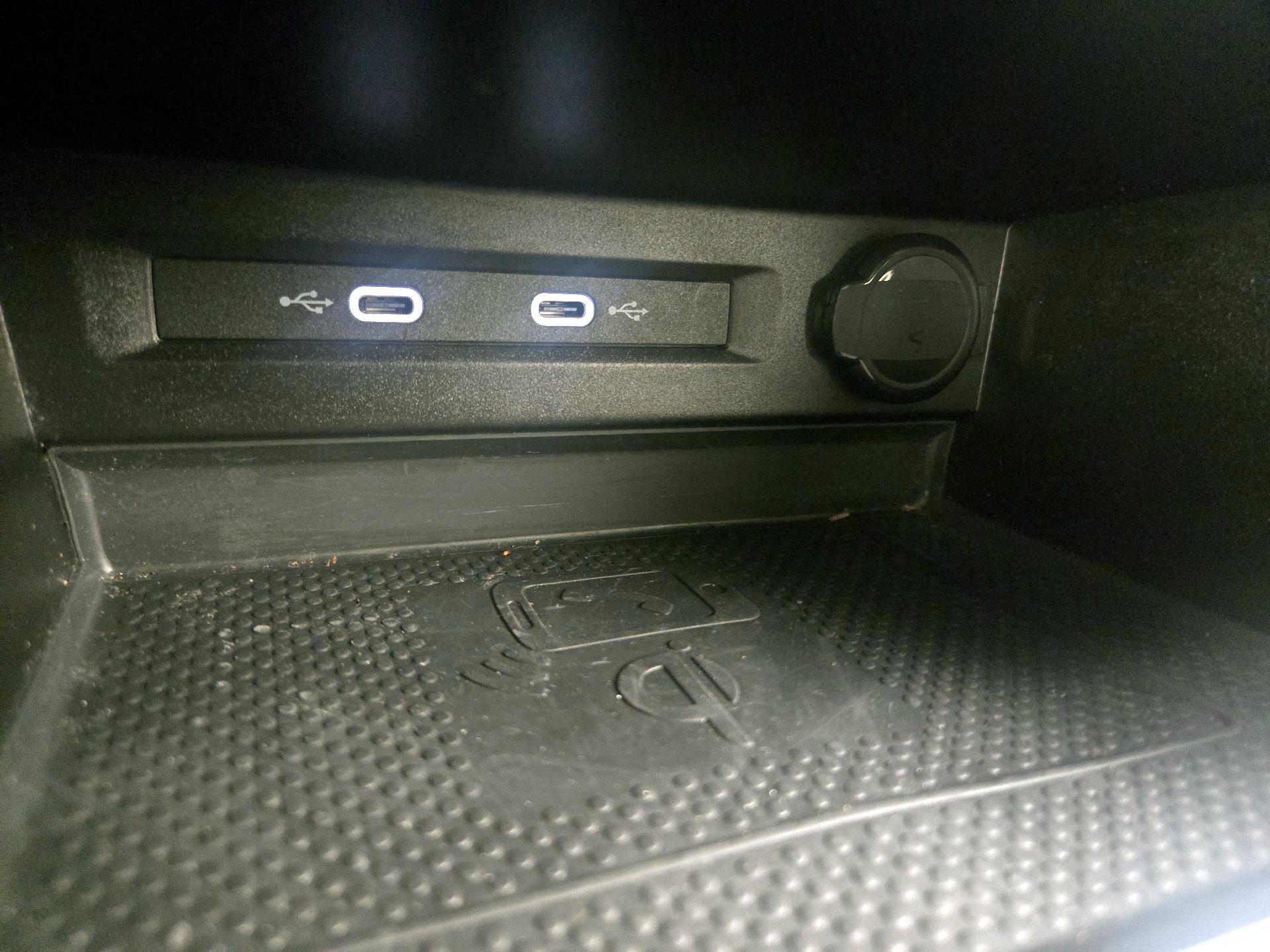 Thumbnail: 2022 Volkswagen Tiguan - 18