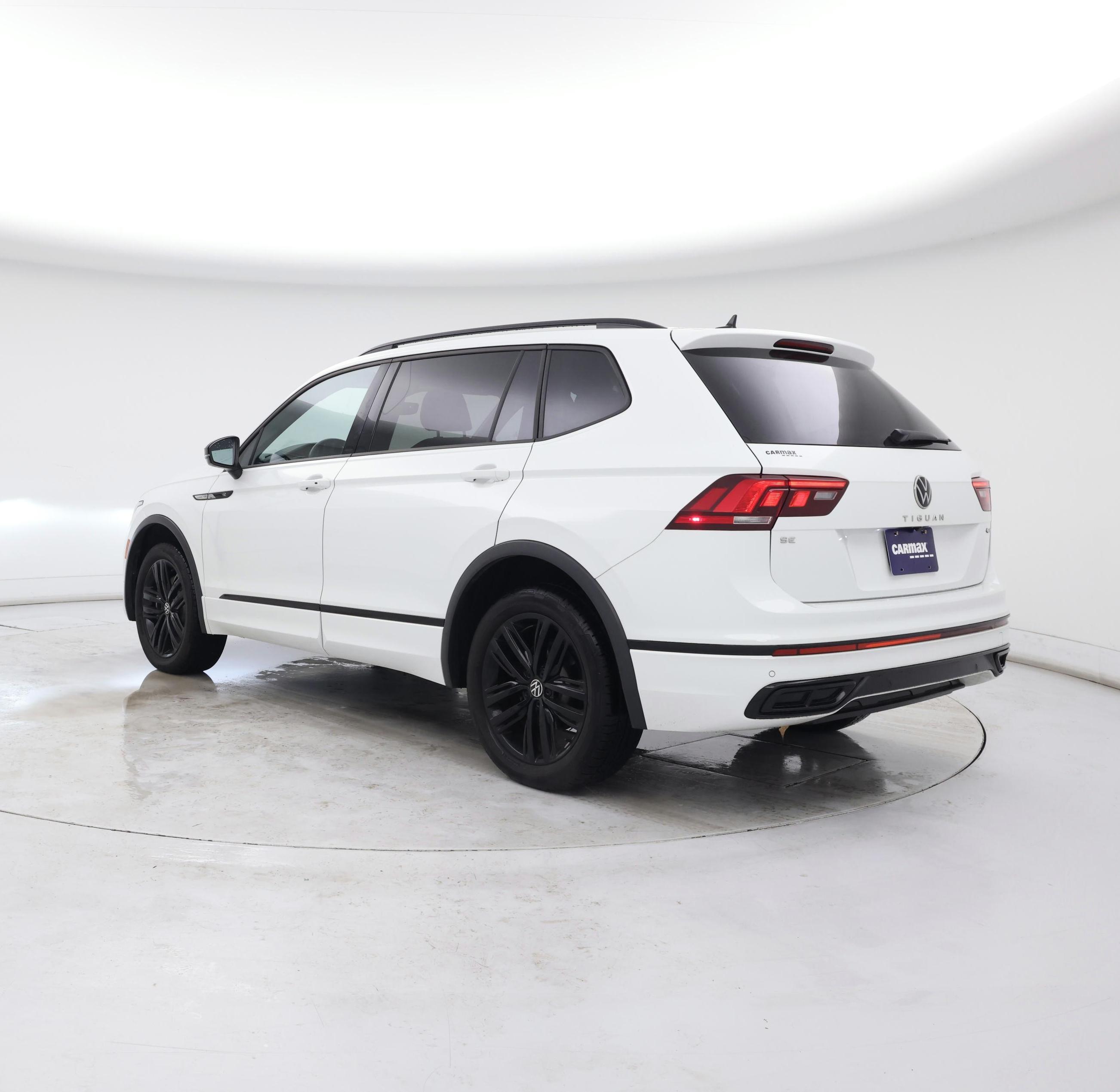 Thumbnail: 2022 Volkswagen Tiguan - 2