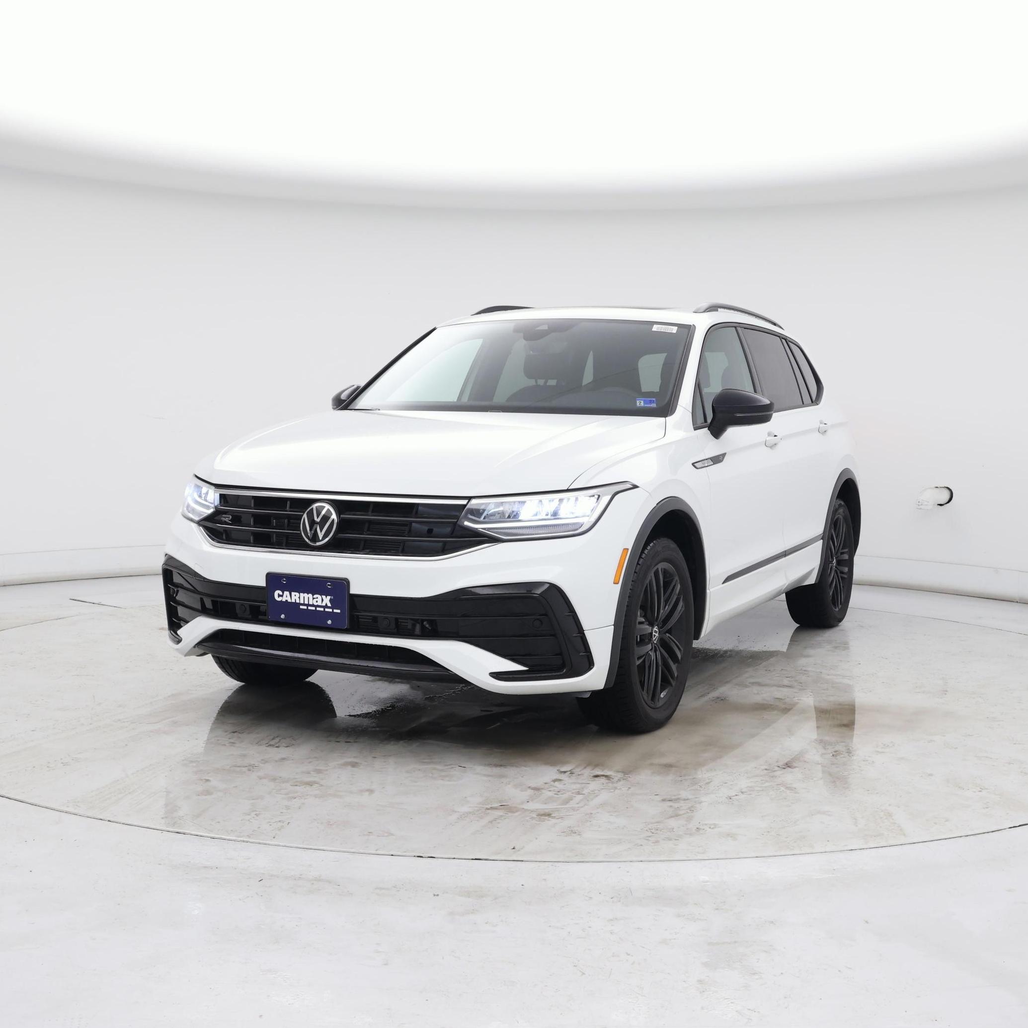 Thumbnail: 2022 Volkswagen Tiguan - 4