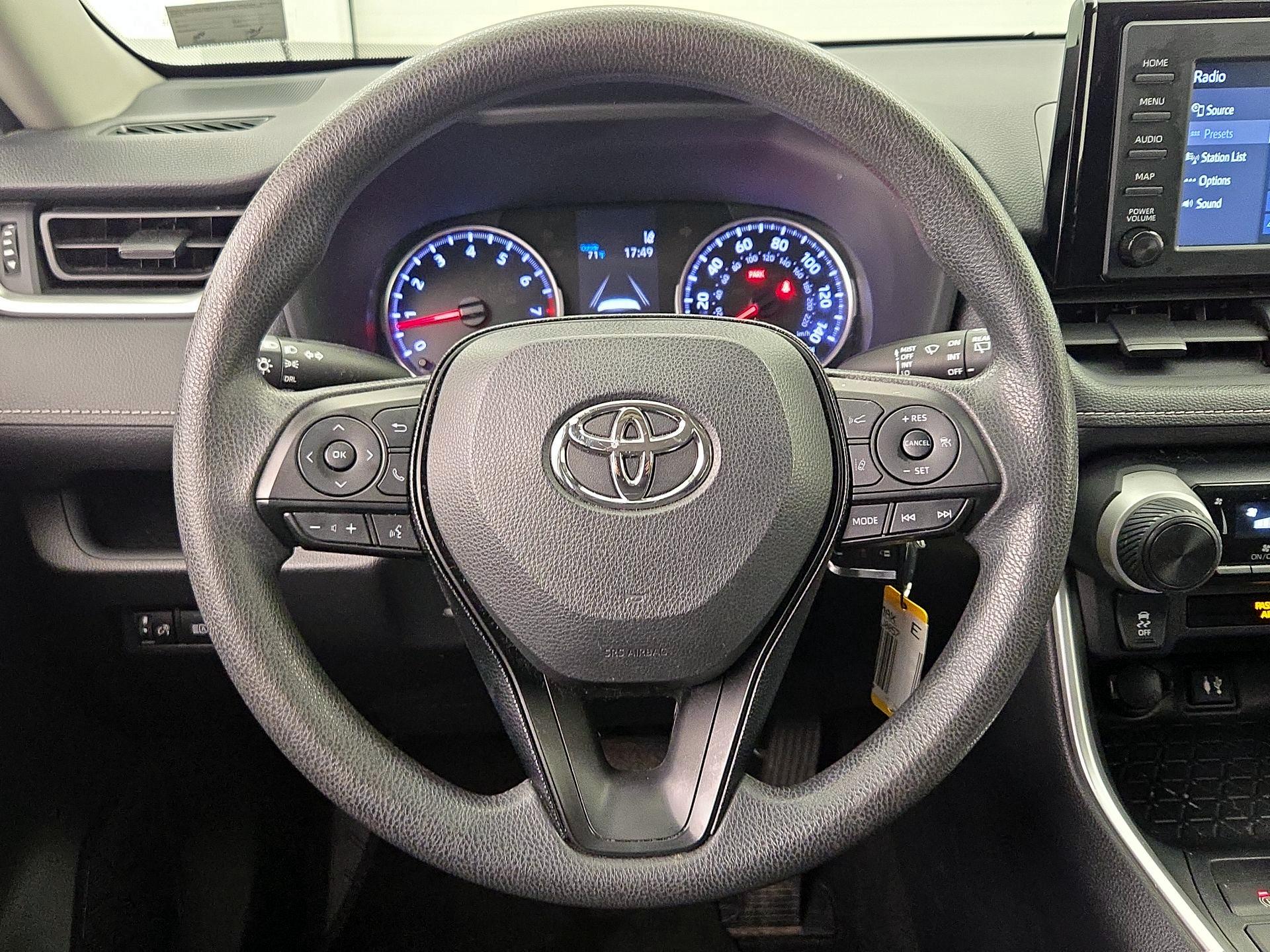 Thumbnail: 2019 Toyota RAV4 - 10