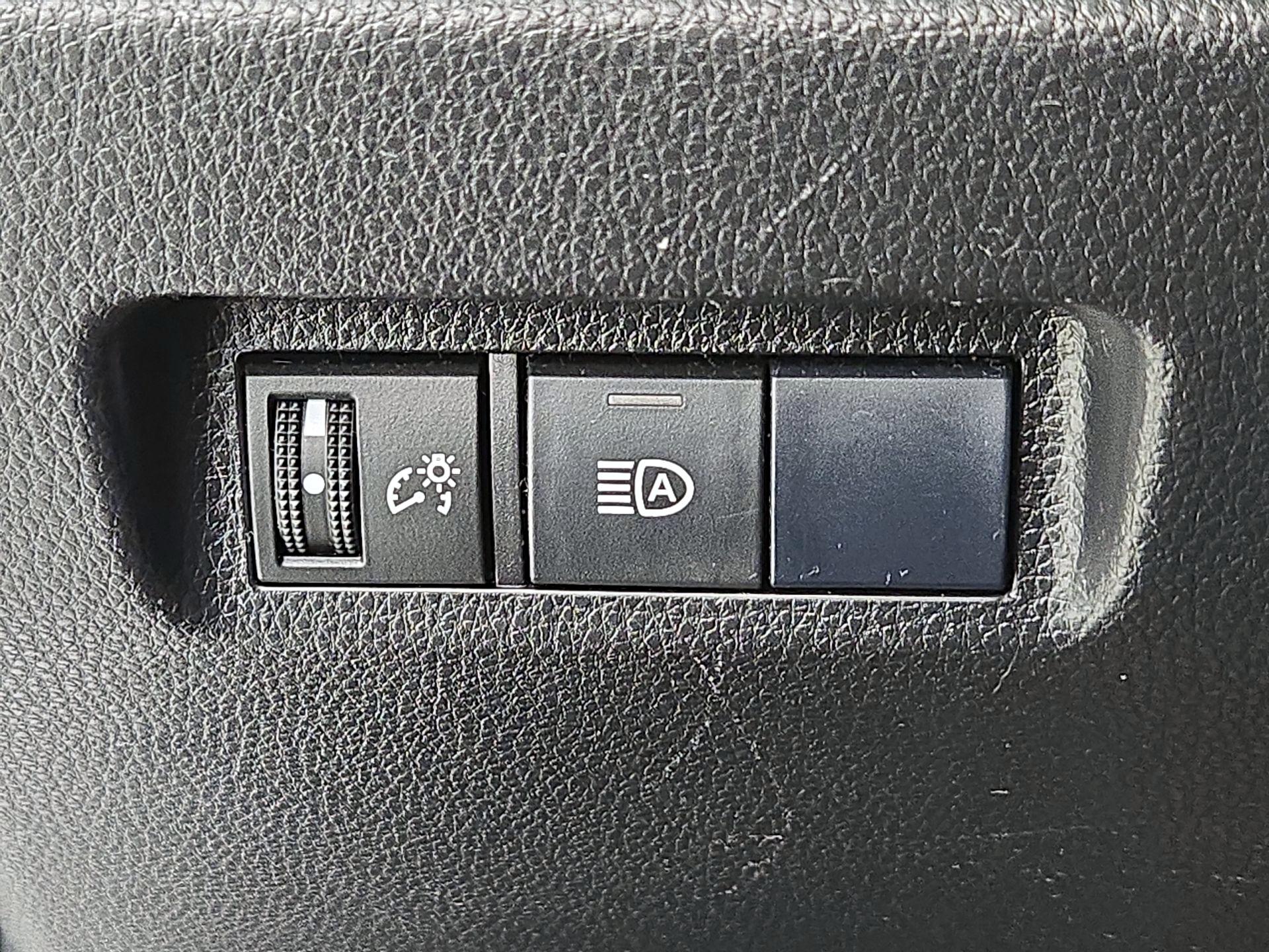 Thumbnail: 2019 Toyota RAV4 - 13