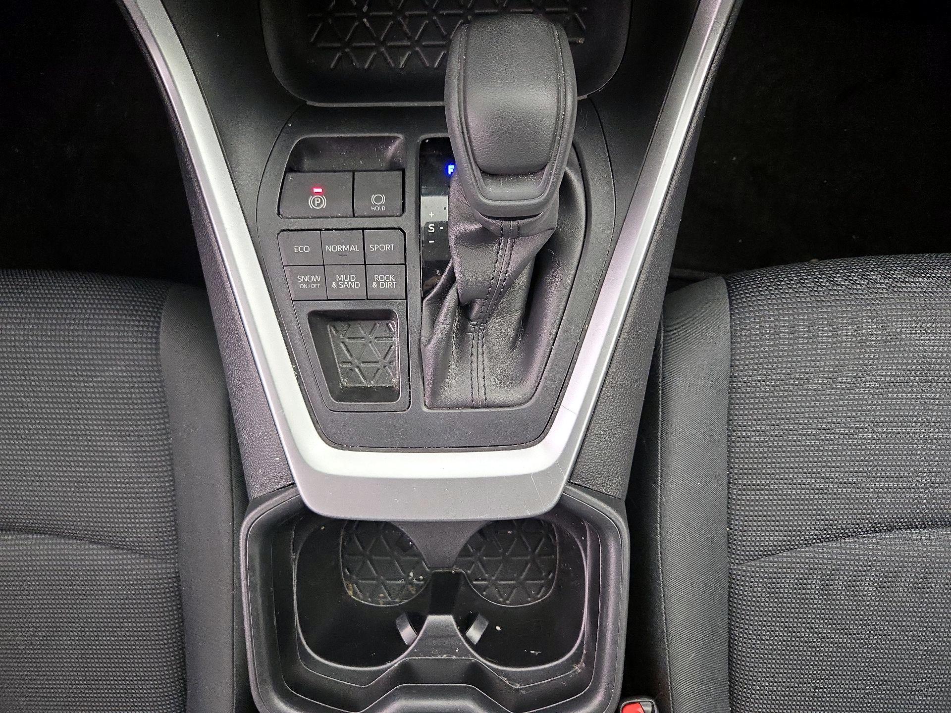 Thumbnail: 2019 Toyota RAV4 - 17