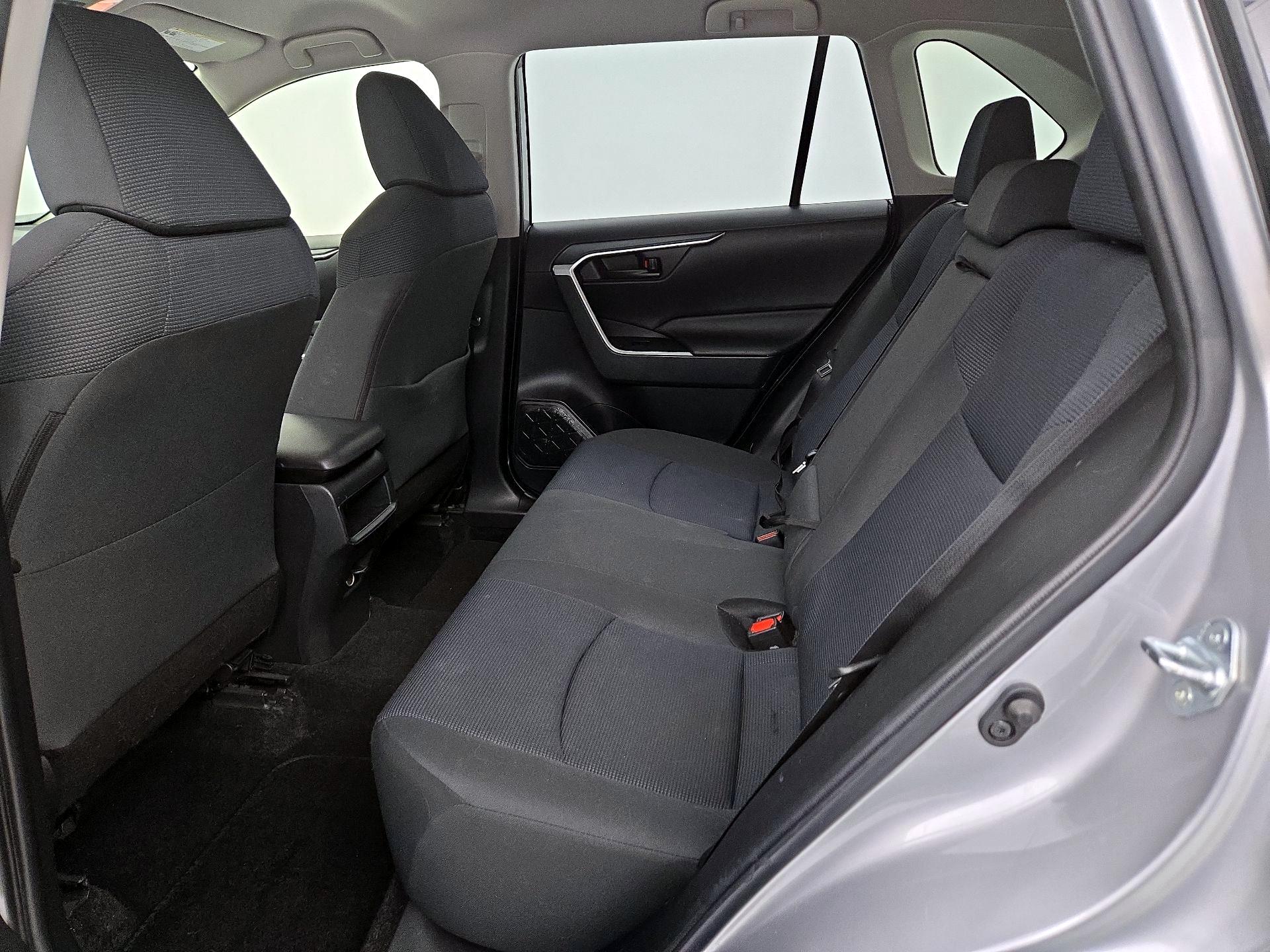 Thumbnail: 2019 Toyota RAV4 - 19