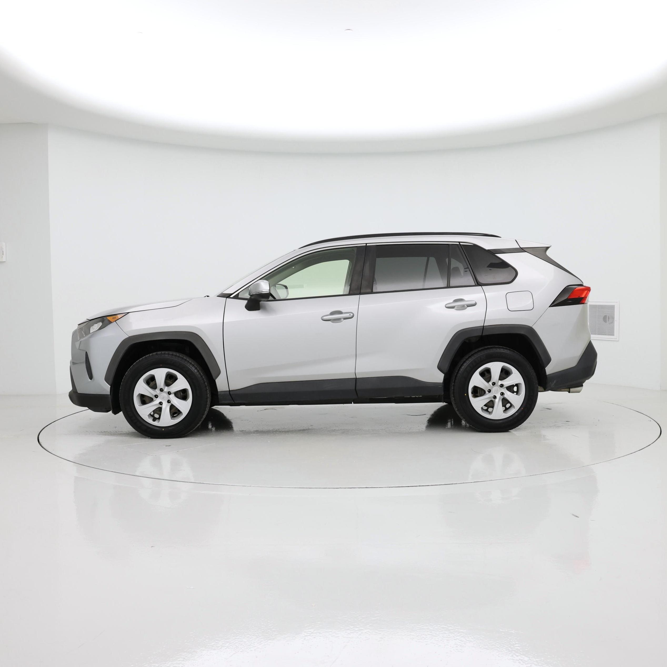 Thumbnail: 2019 Toyota RAV4 - 3