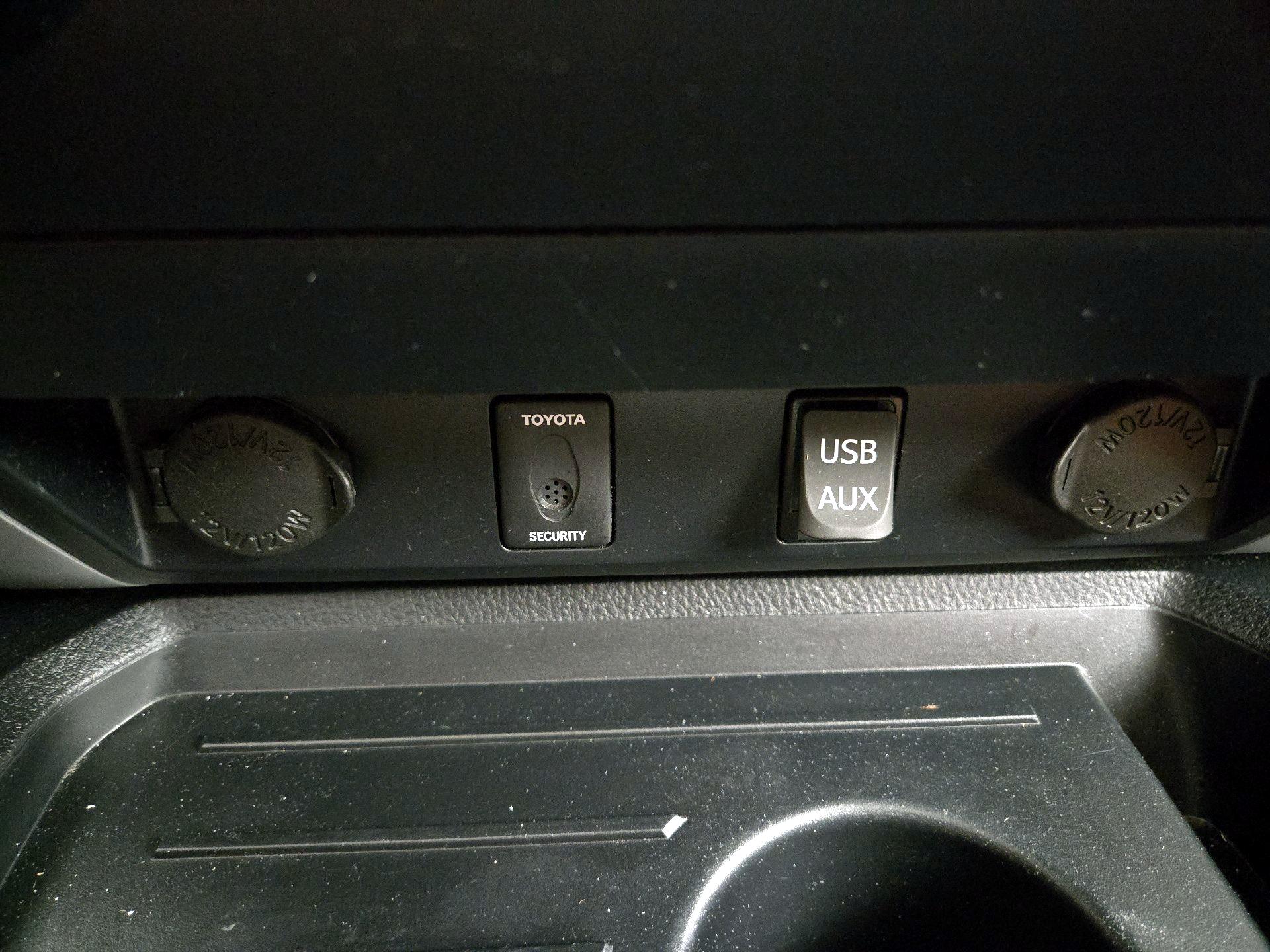 Thumbnail: 2018 Toyota Tundra - 19