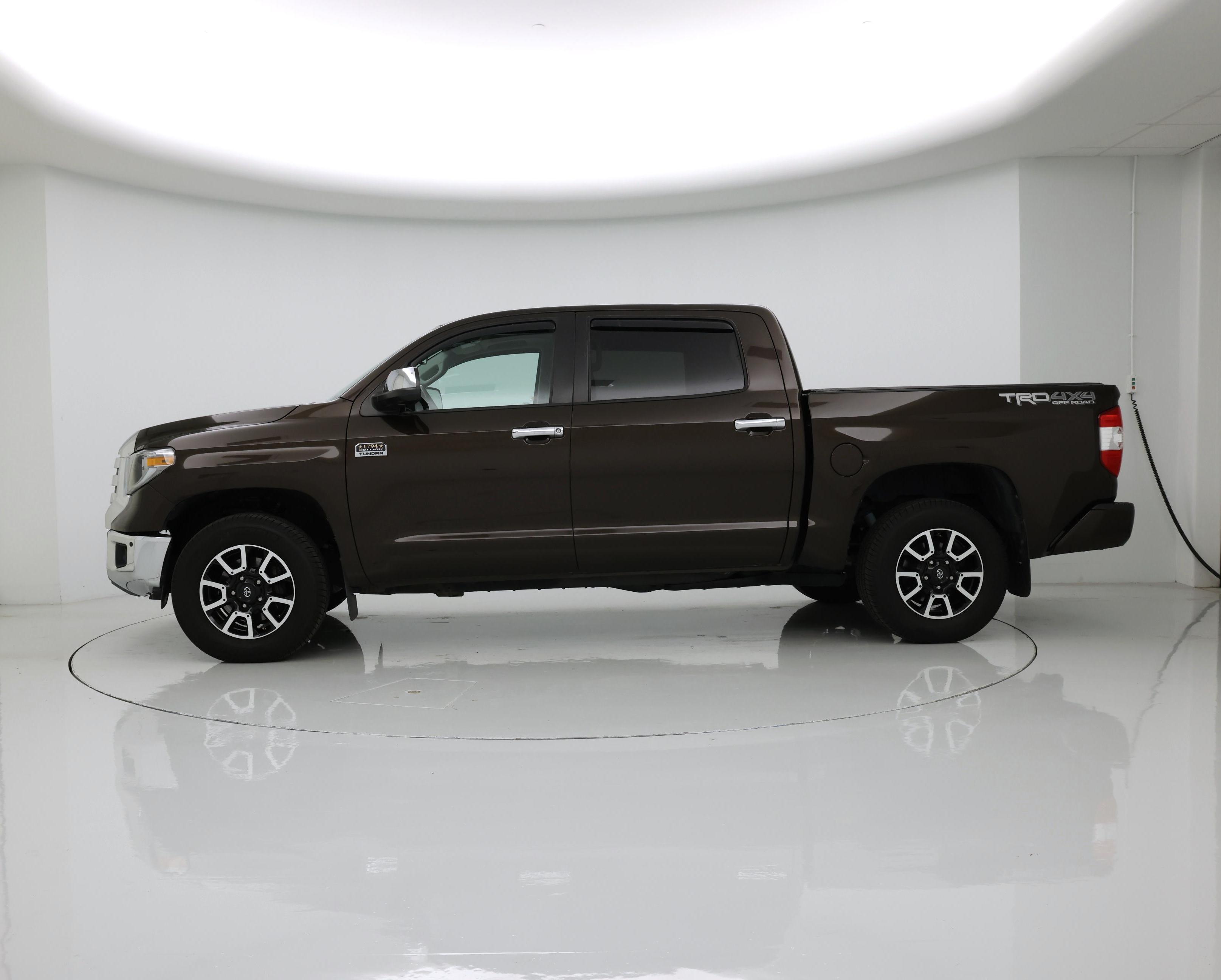 Thumbnail: 2018 Toyota Tundra - 3
