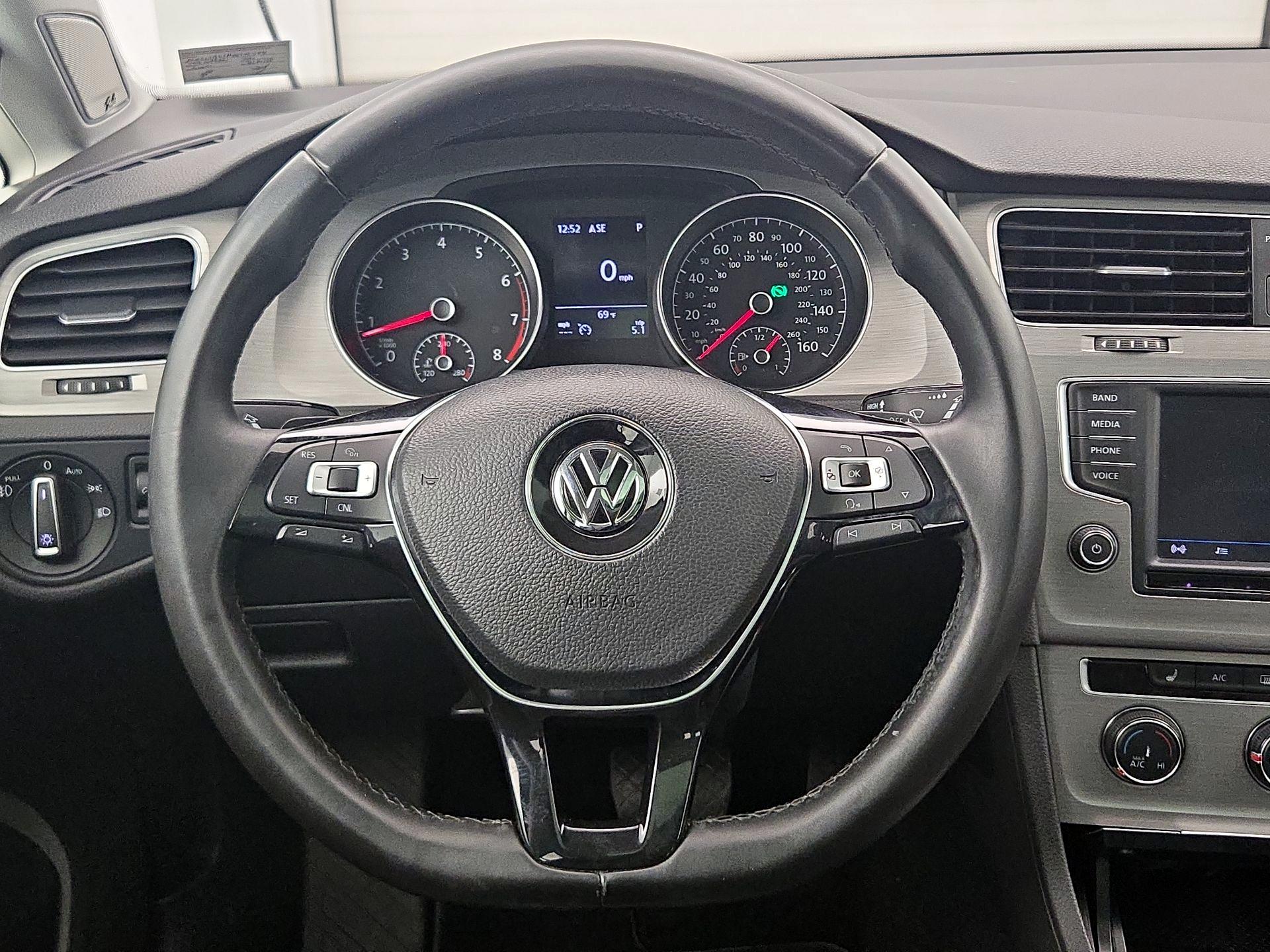 Thumbnail: 2017 Volkswagen Golf - 10