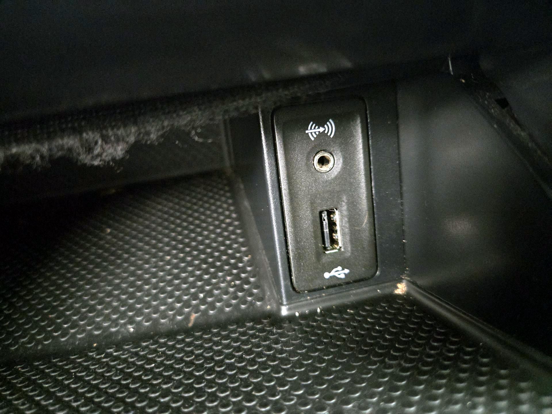 Thumbnail: 2017 Volkswagen Golf - 18