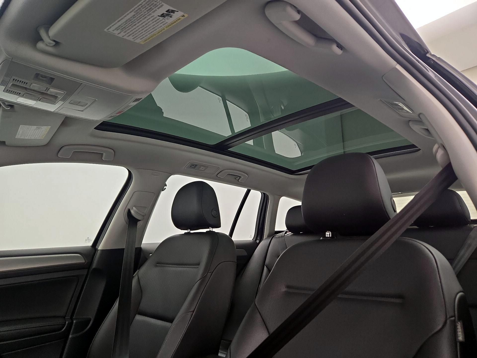 Thumbnail: 2017 Volkswagen Golf - 19