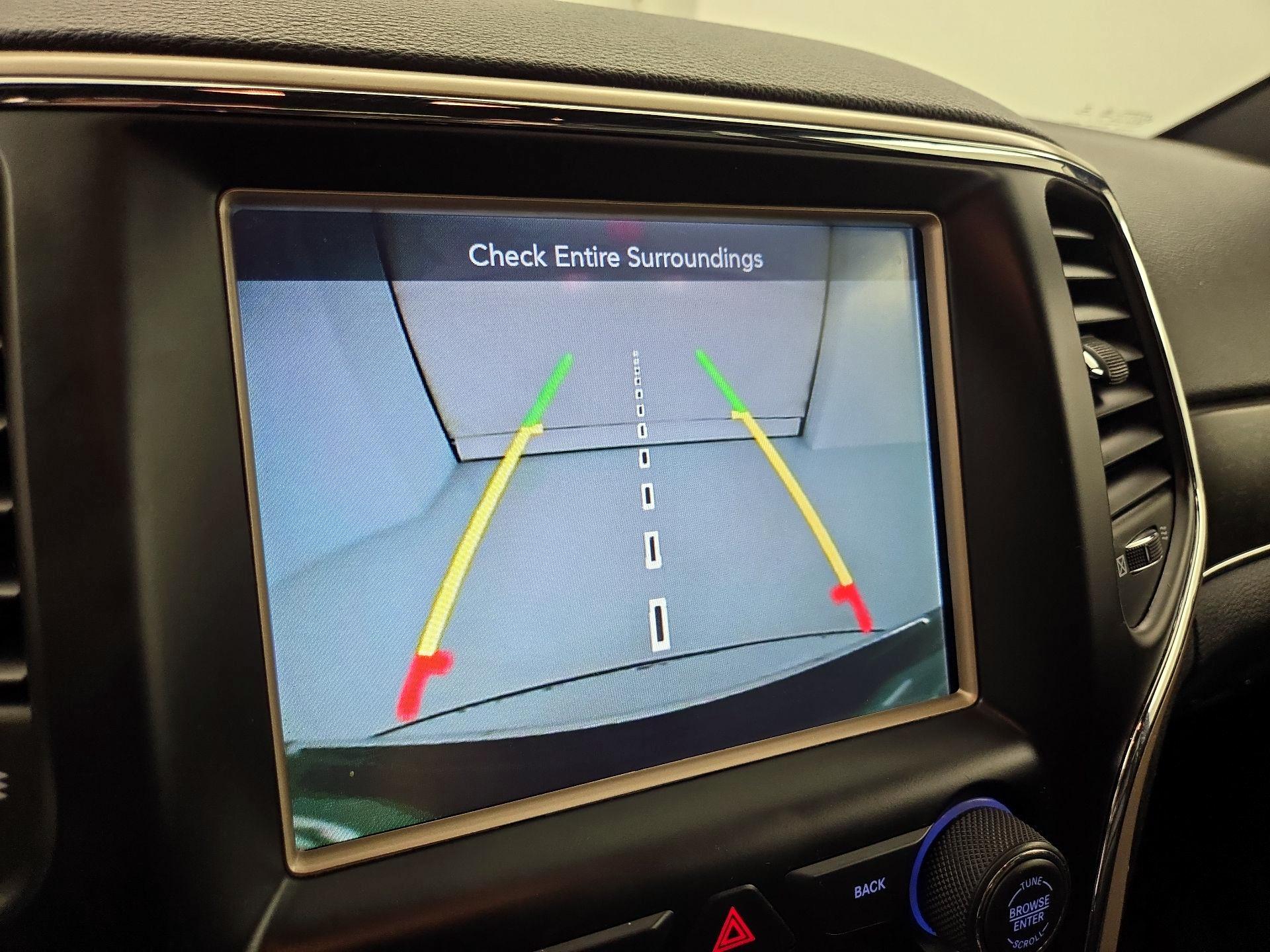 Thumbnail: 2017 Jeep Grand Cherokee - 15