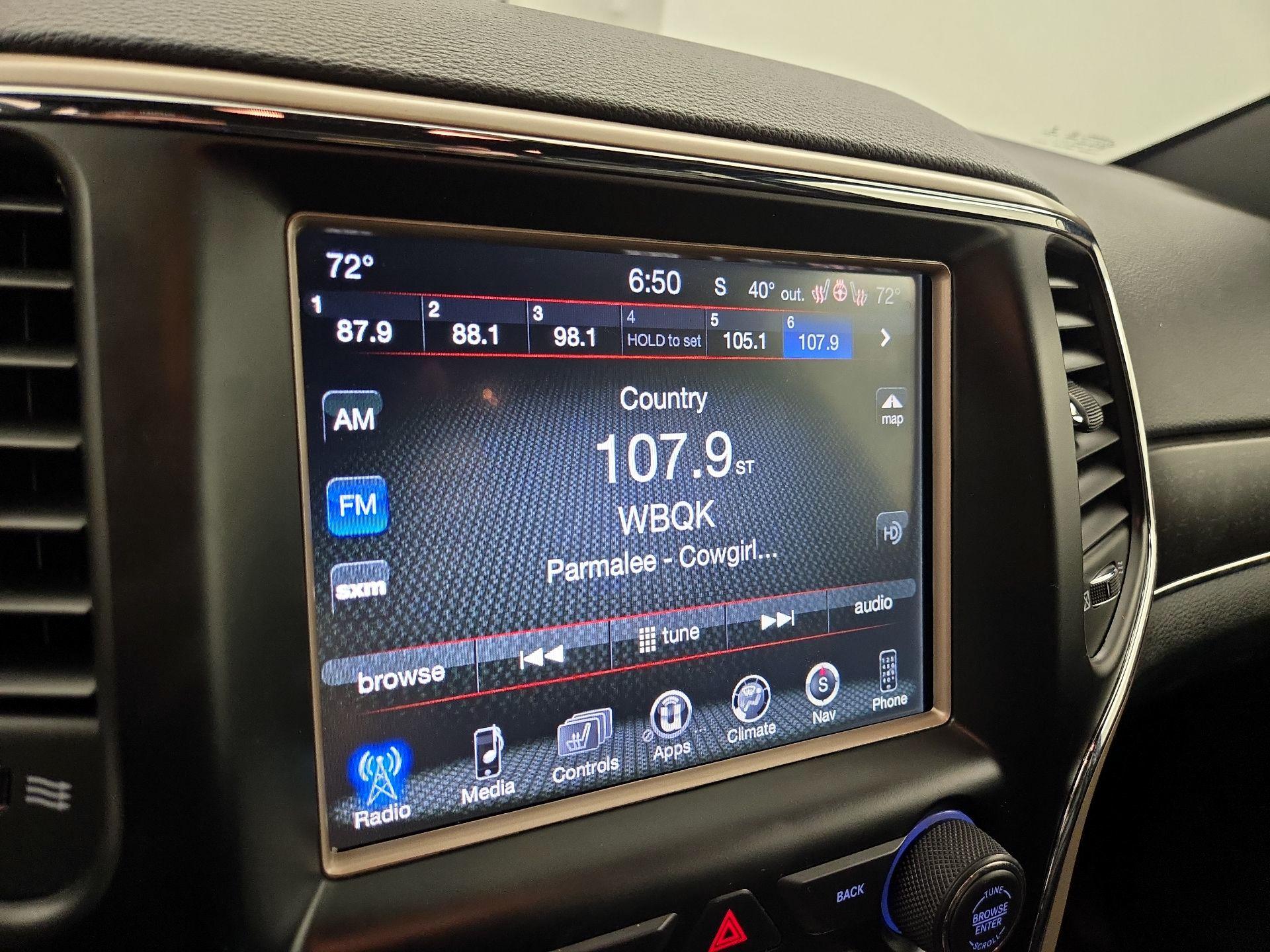 Thumbnail: 2017 Jeep Grand Cherokee - 16