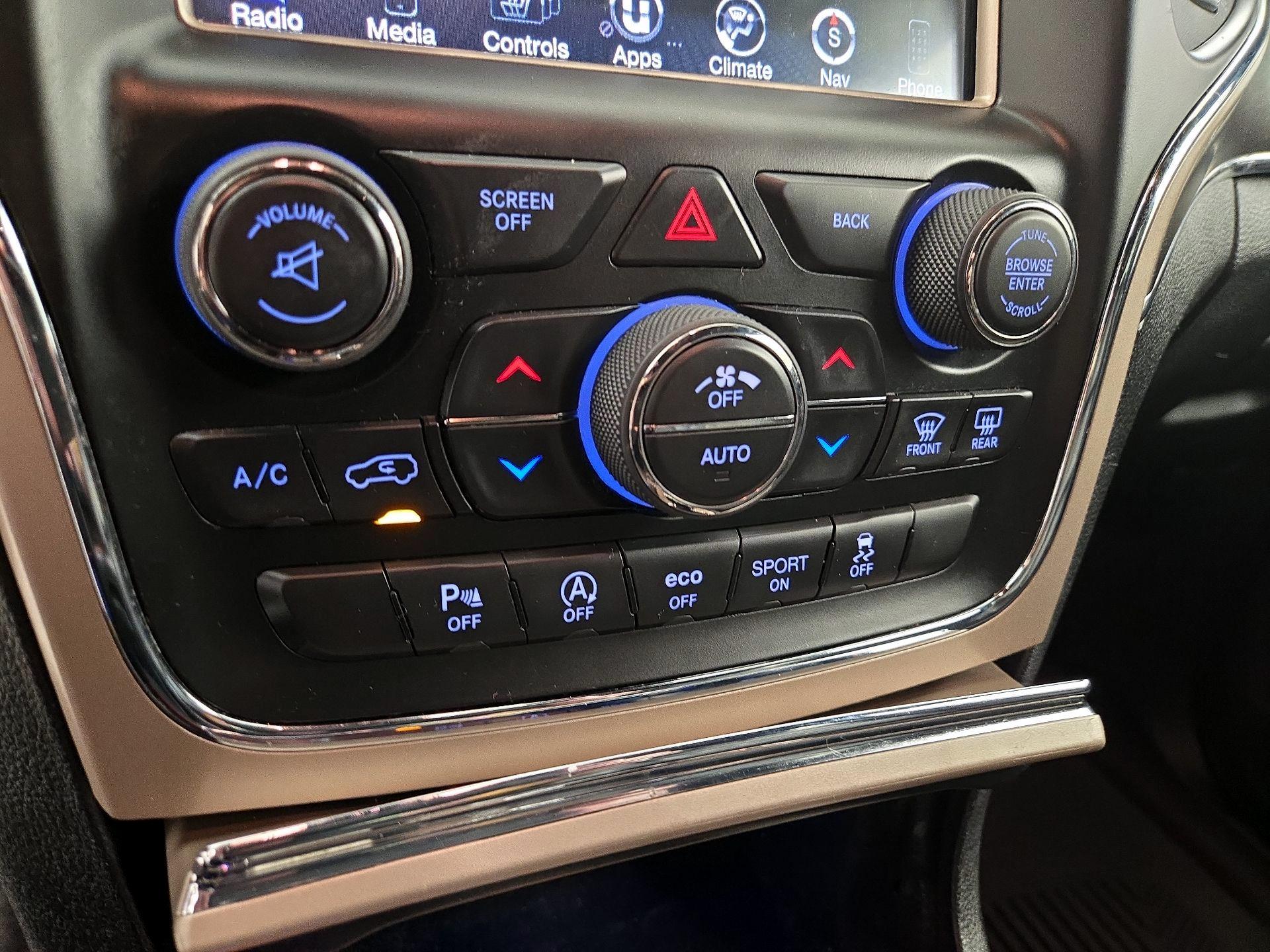 Thumbnail: 2017 Jeep Grand Cherokee - 17