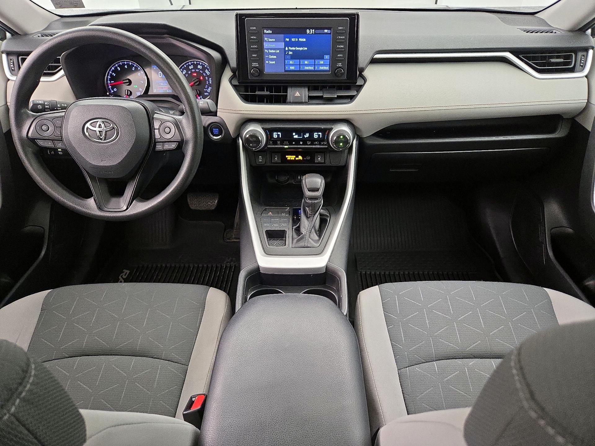 Thumbnail: 2019 Toyota RAV4 - 9