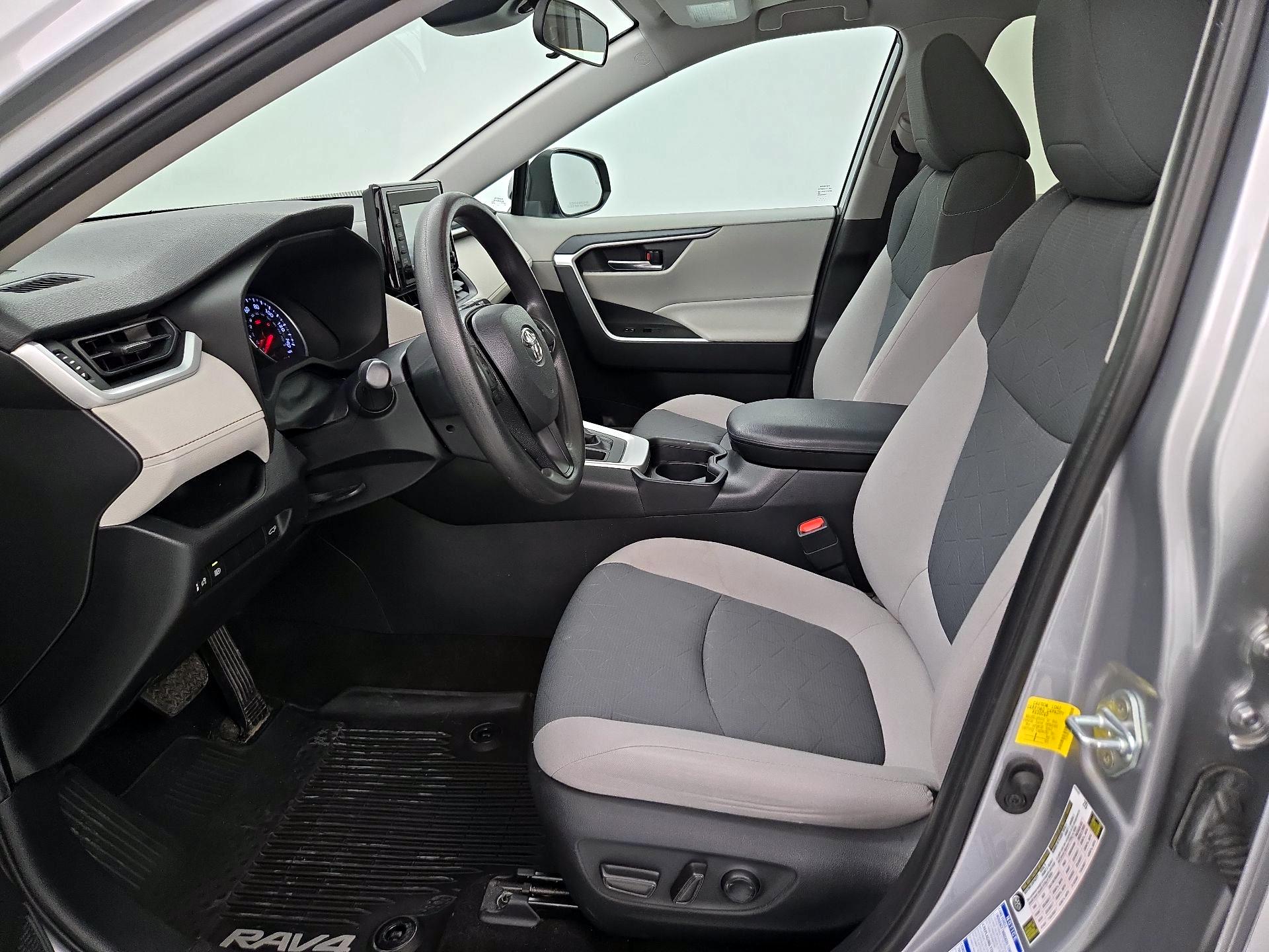 Thumbnail: 2019 Toyota RAV4 - 11