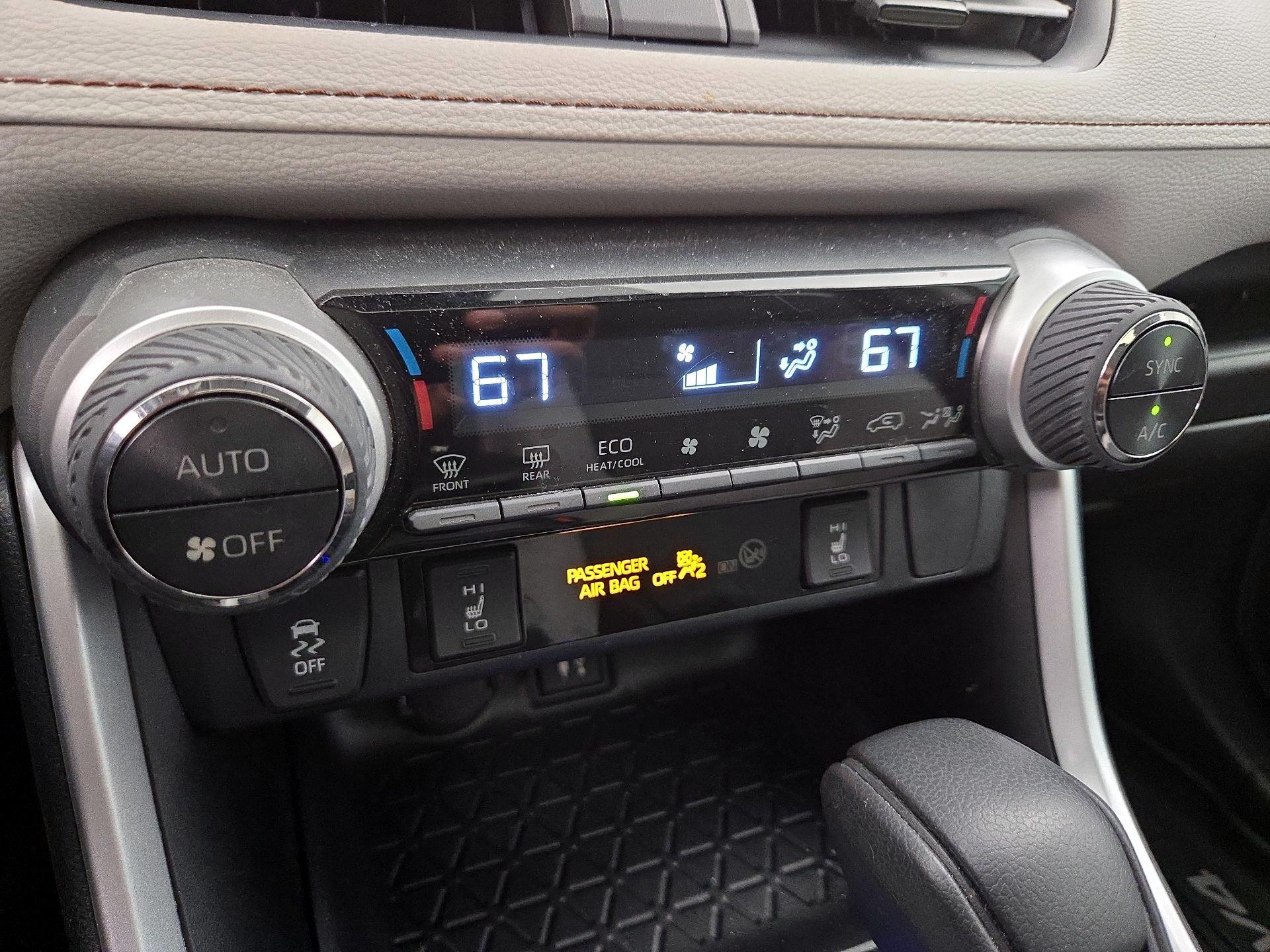 Thumbnail: 2019 Toyota RAV4 - 16