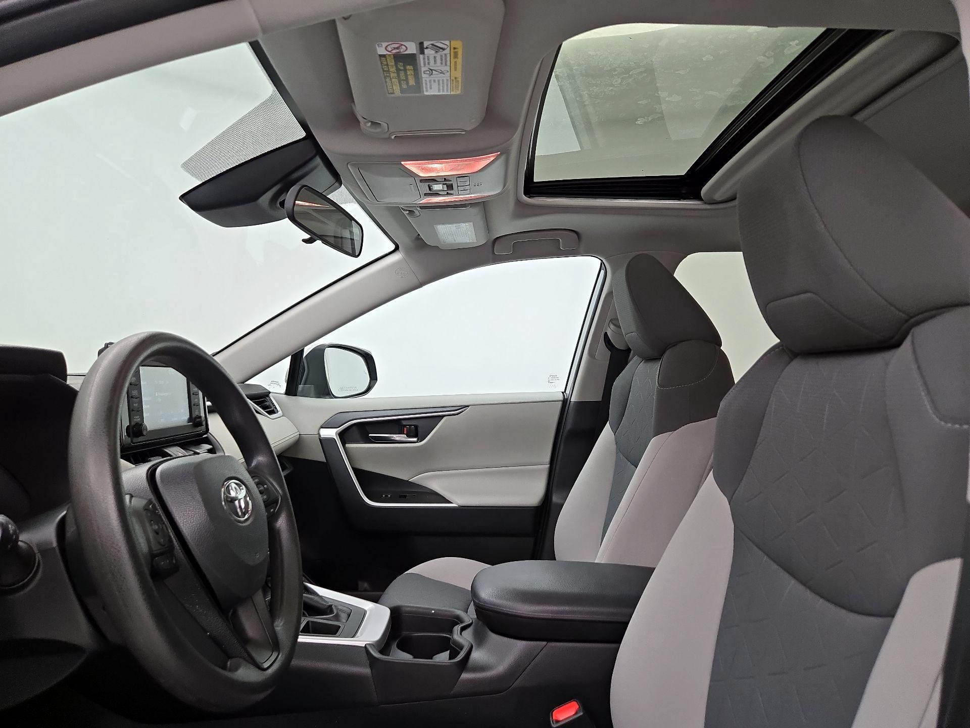 Thumbnail: 2019 Toyota RAV4 - 19