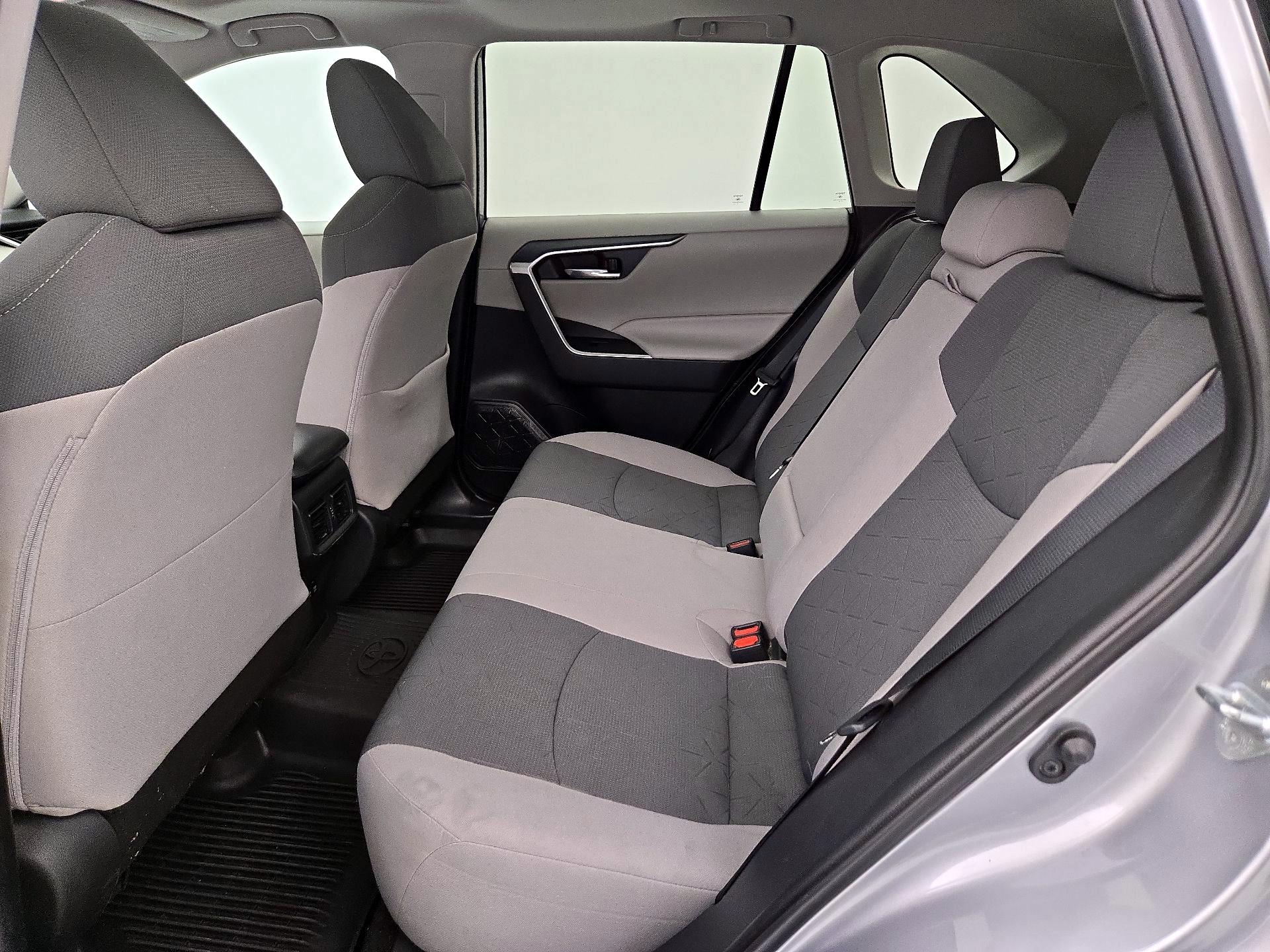 Thumbnail: 2019 Toyota RAV4 - 20