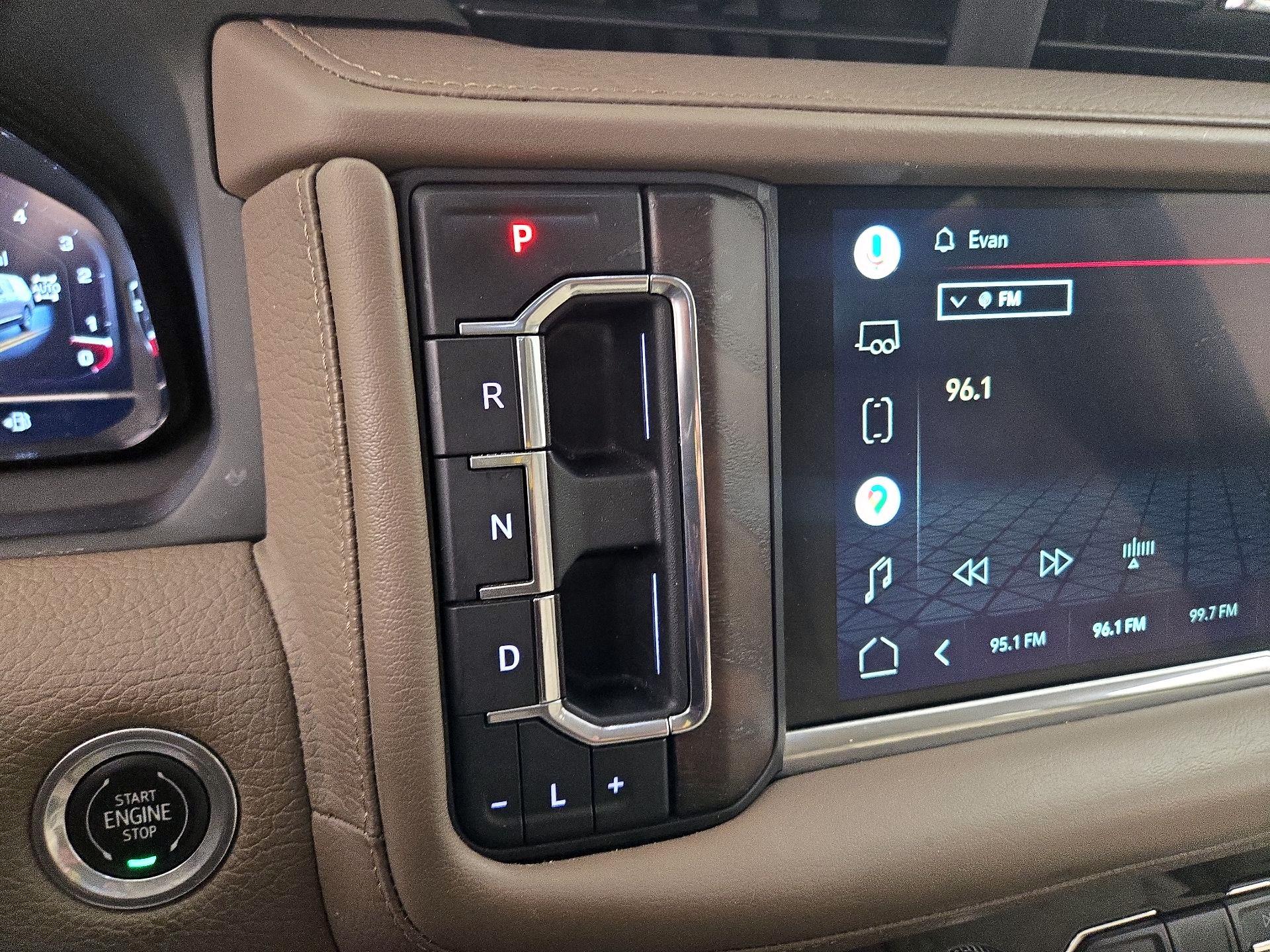 Thumbnail: 2022 GMC Yukon XL - 17