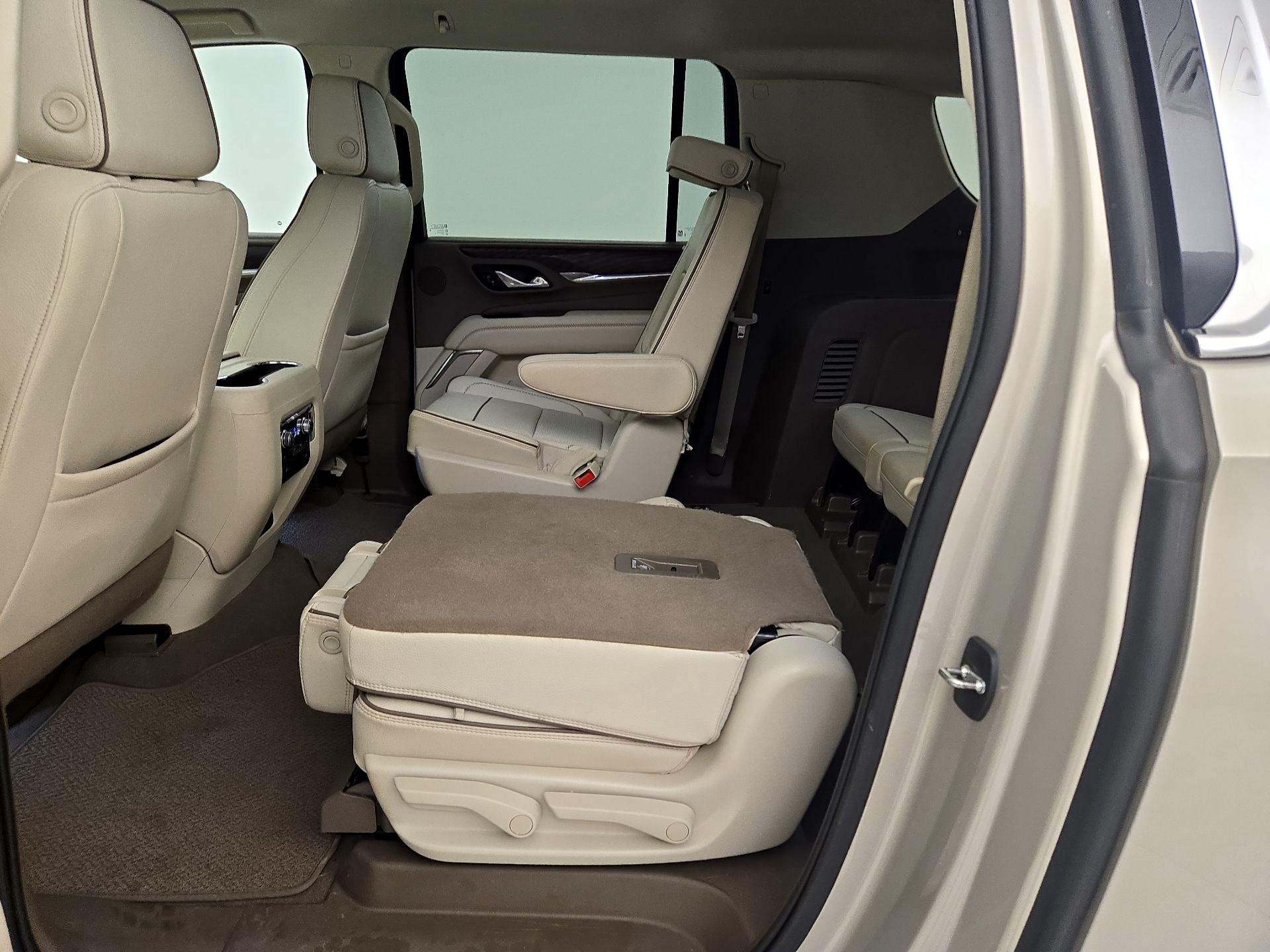 Thumbnail: 2022 GMC Yukon XL - 19