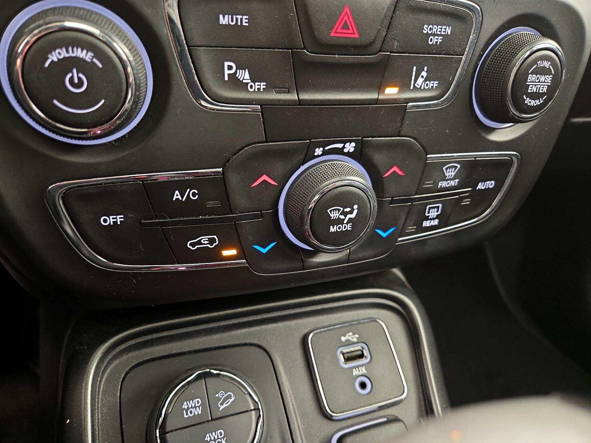 Thumbnail: 2018 Jeep Compass - 17