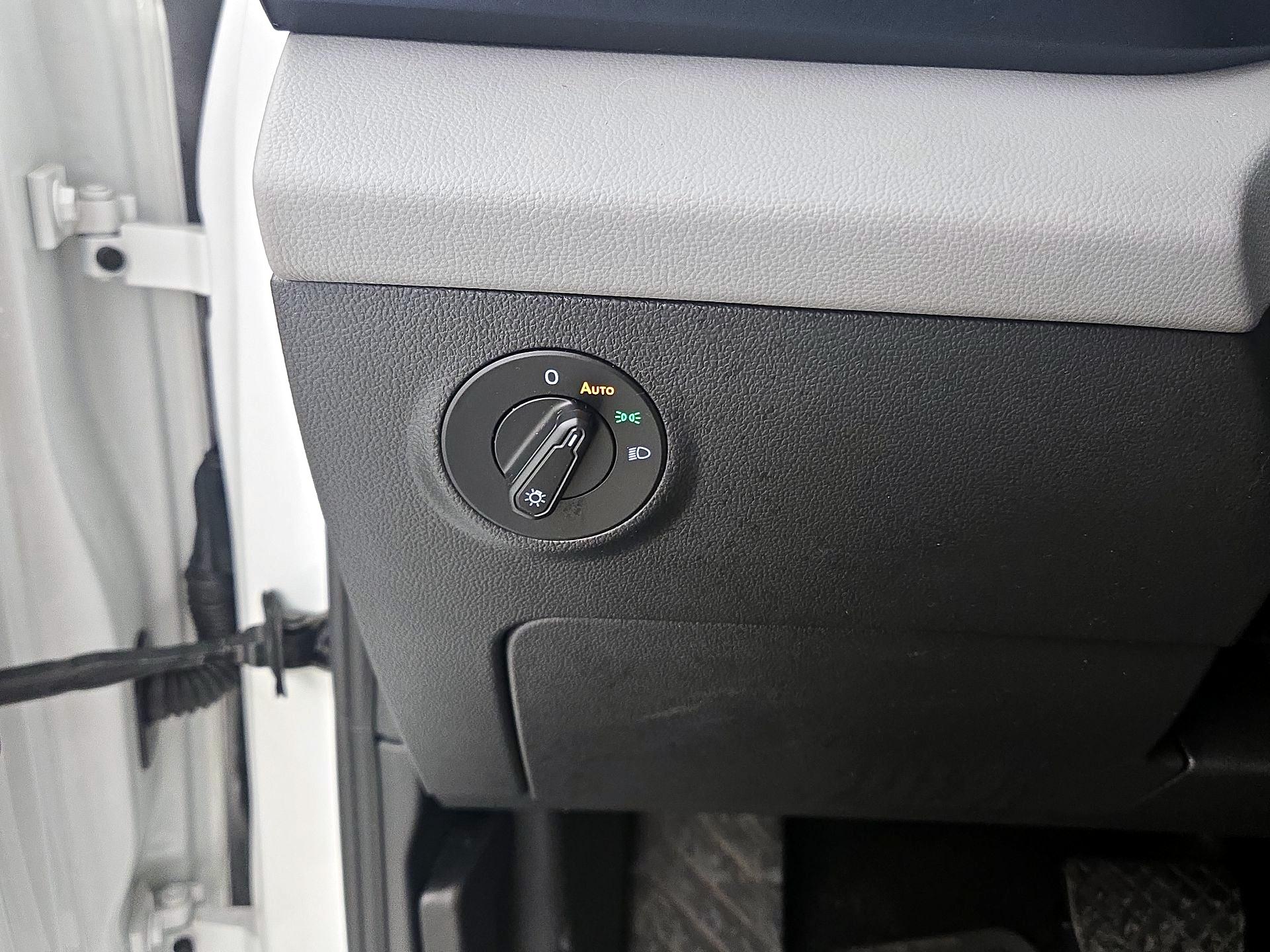 Thumbnail: 2022 Volkswagen Taos - 13