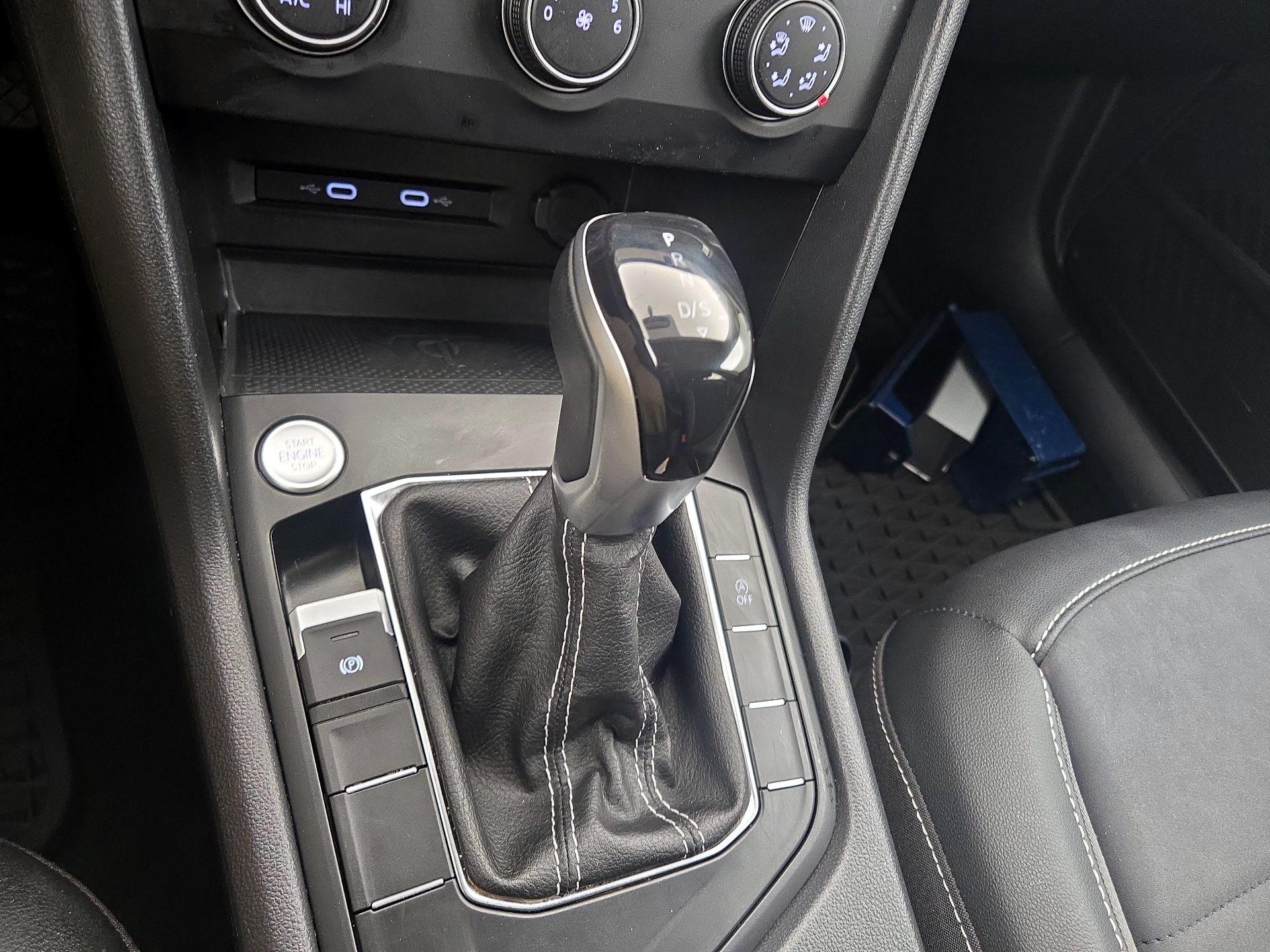 Thumbnail: 2022 Volkswagen Taos - 17