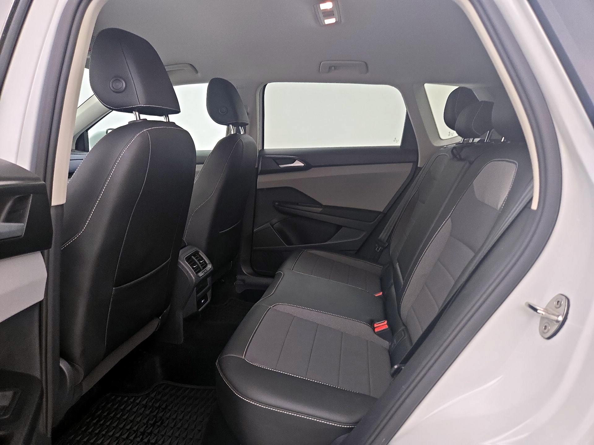 Thumbnail: 2022 Volkswagen Taos - 19