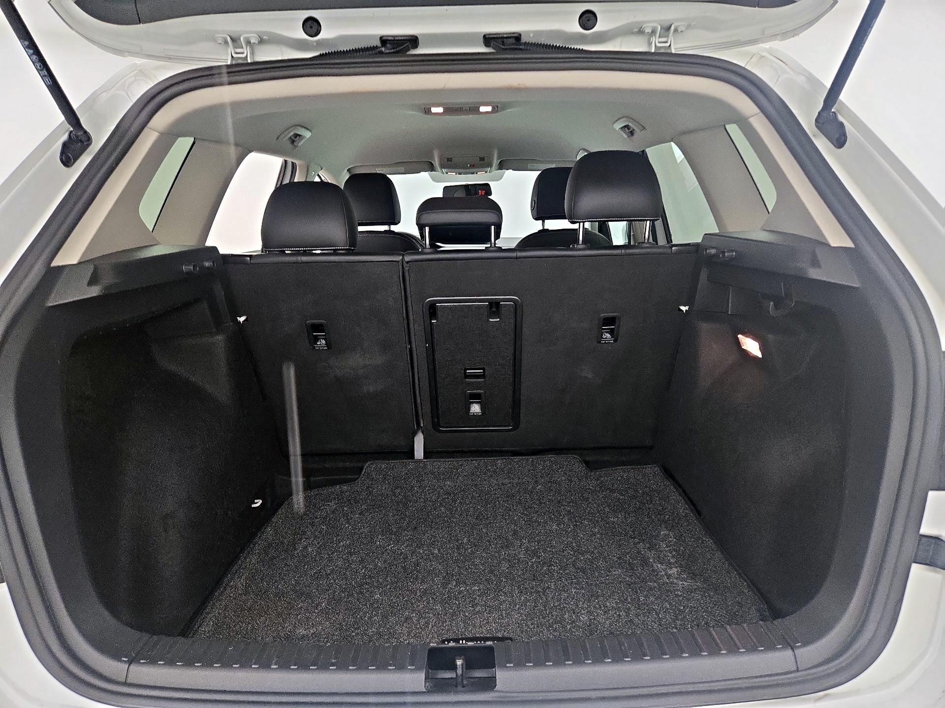 Thumbnail: 2022 Volkswagen Taos - 20