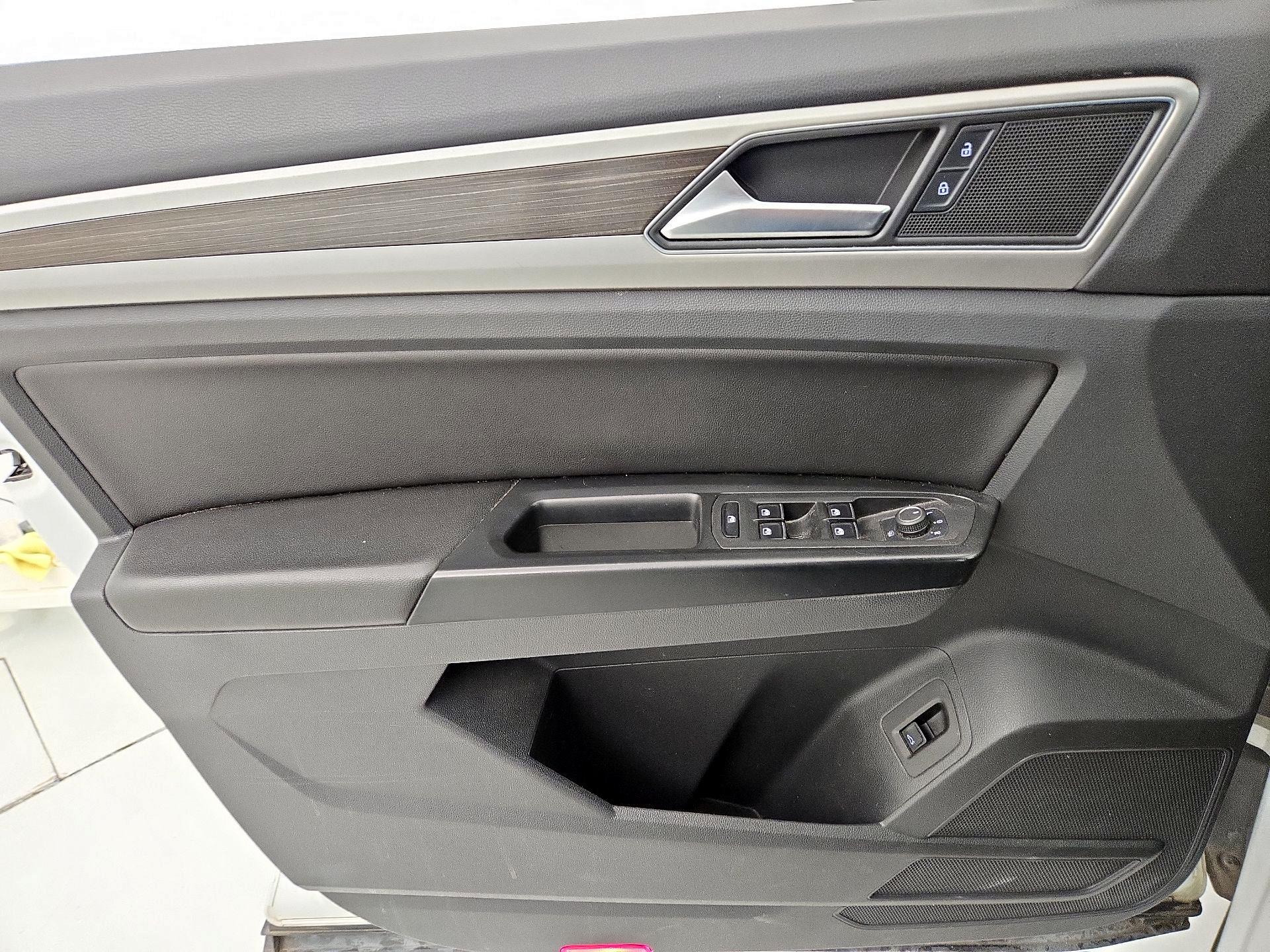 Thumbnail: 2018 Volkswagen Atlas - 12