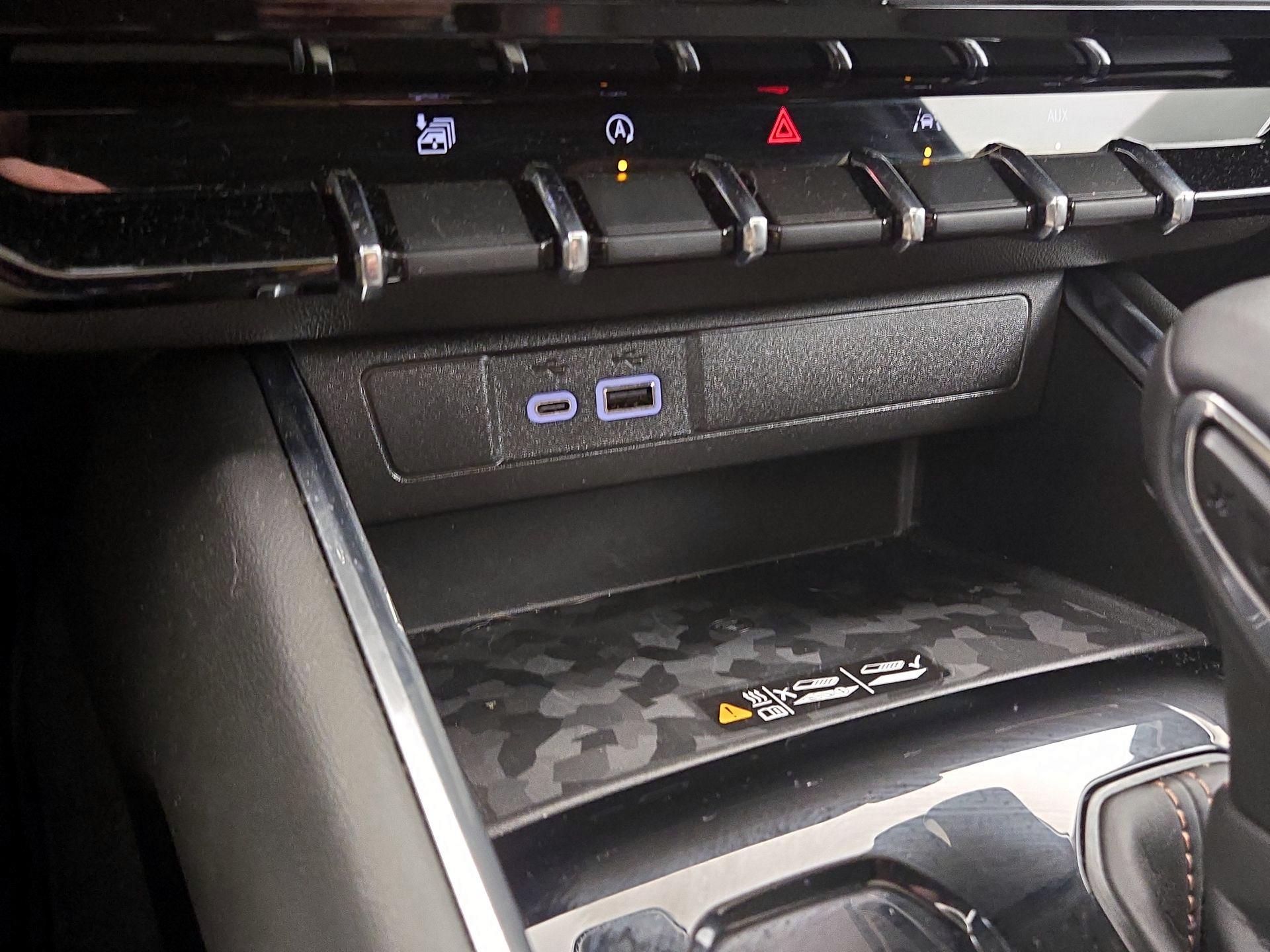 Thumbnail: 2025 GMC Canyon - 19