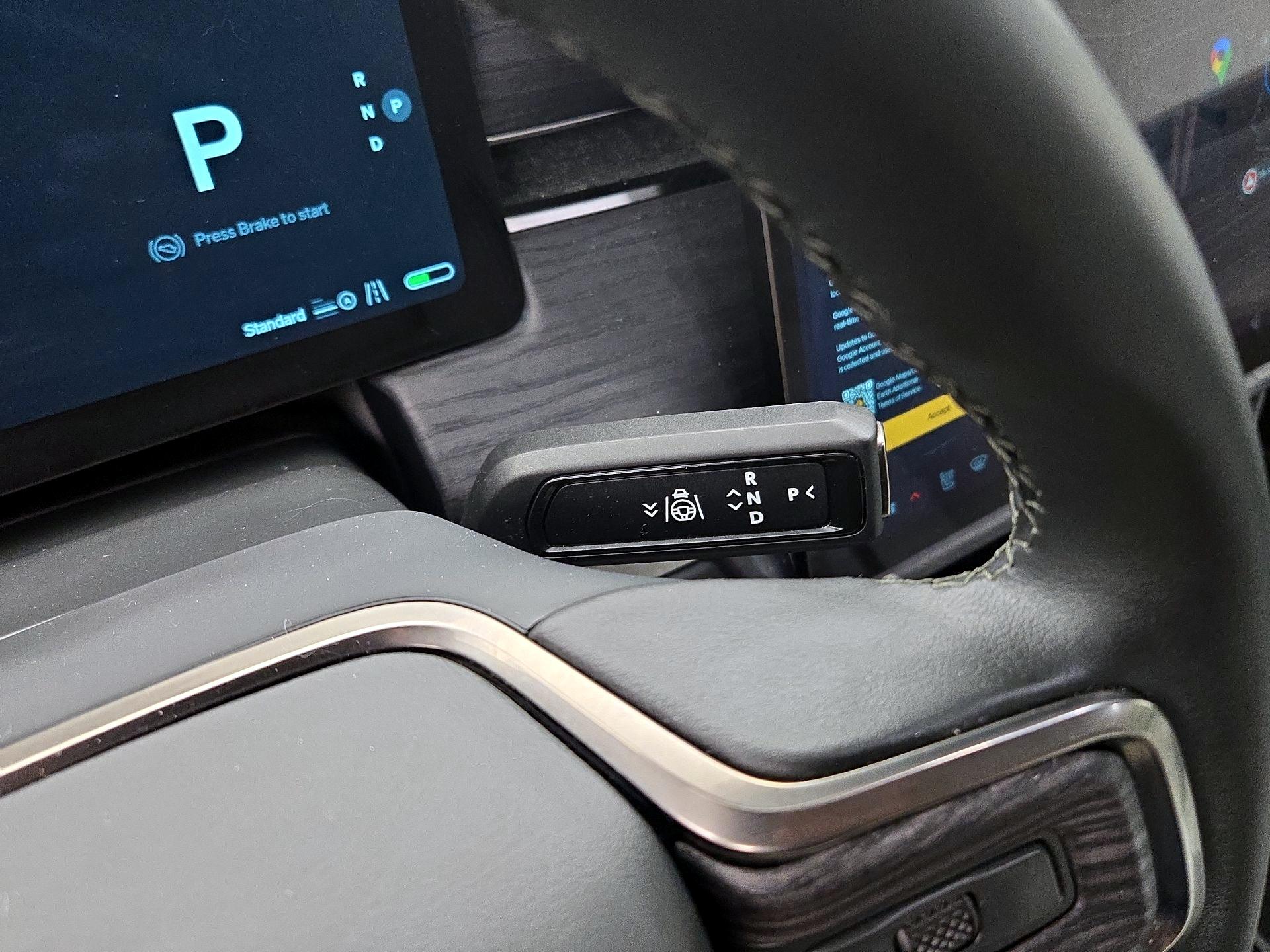 Thumbnail: 2024 Rivian R1S - 17